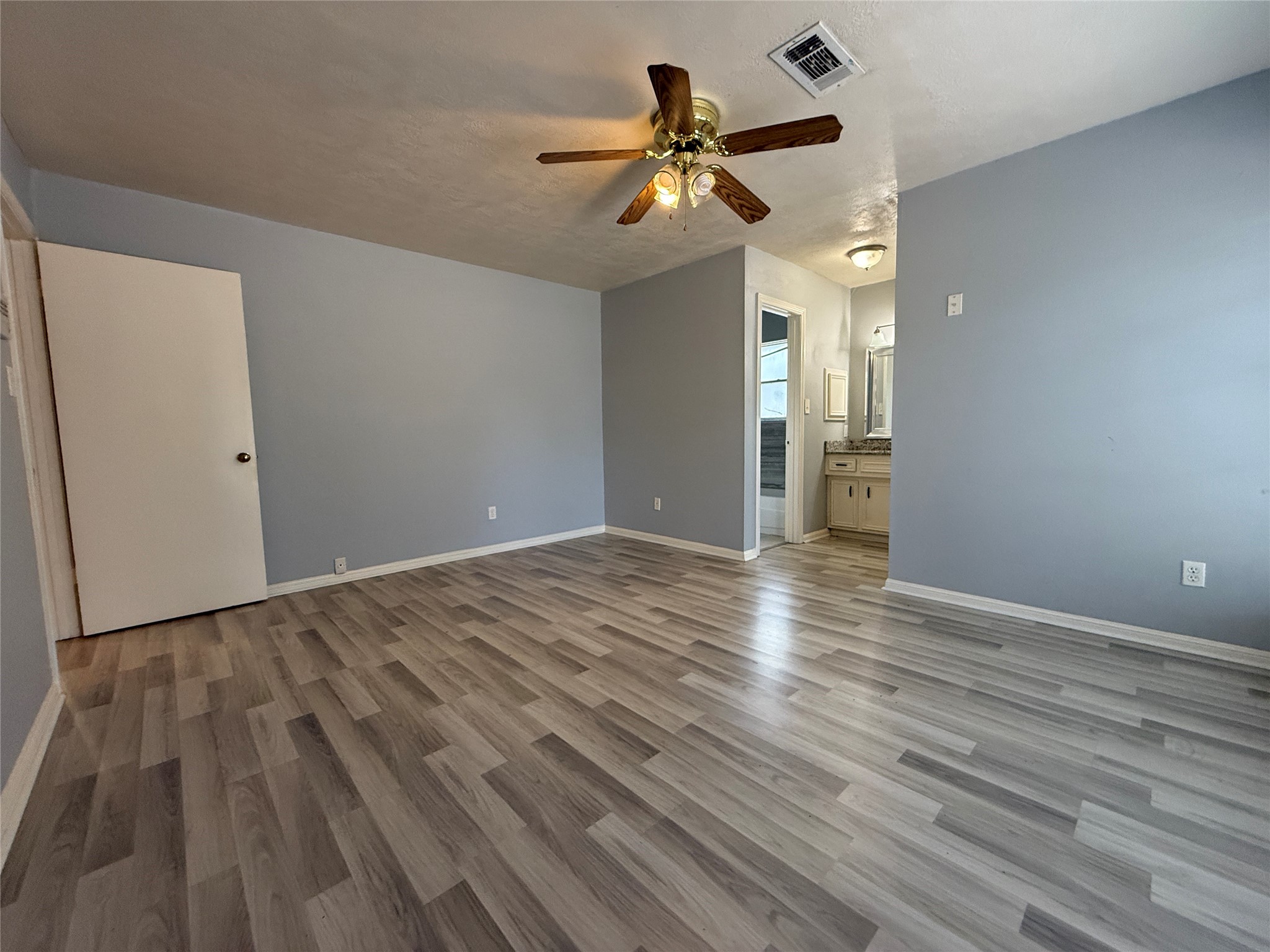422 Gamewood Drive Property Photo 16