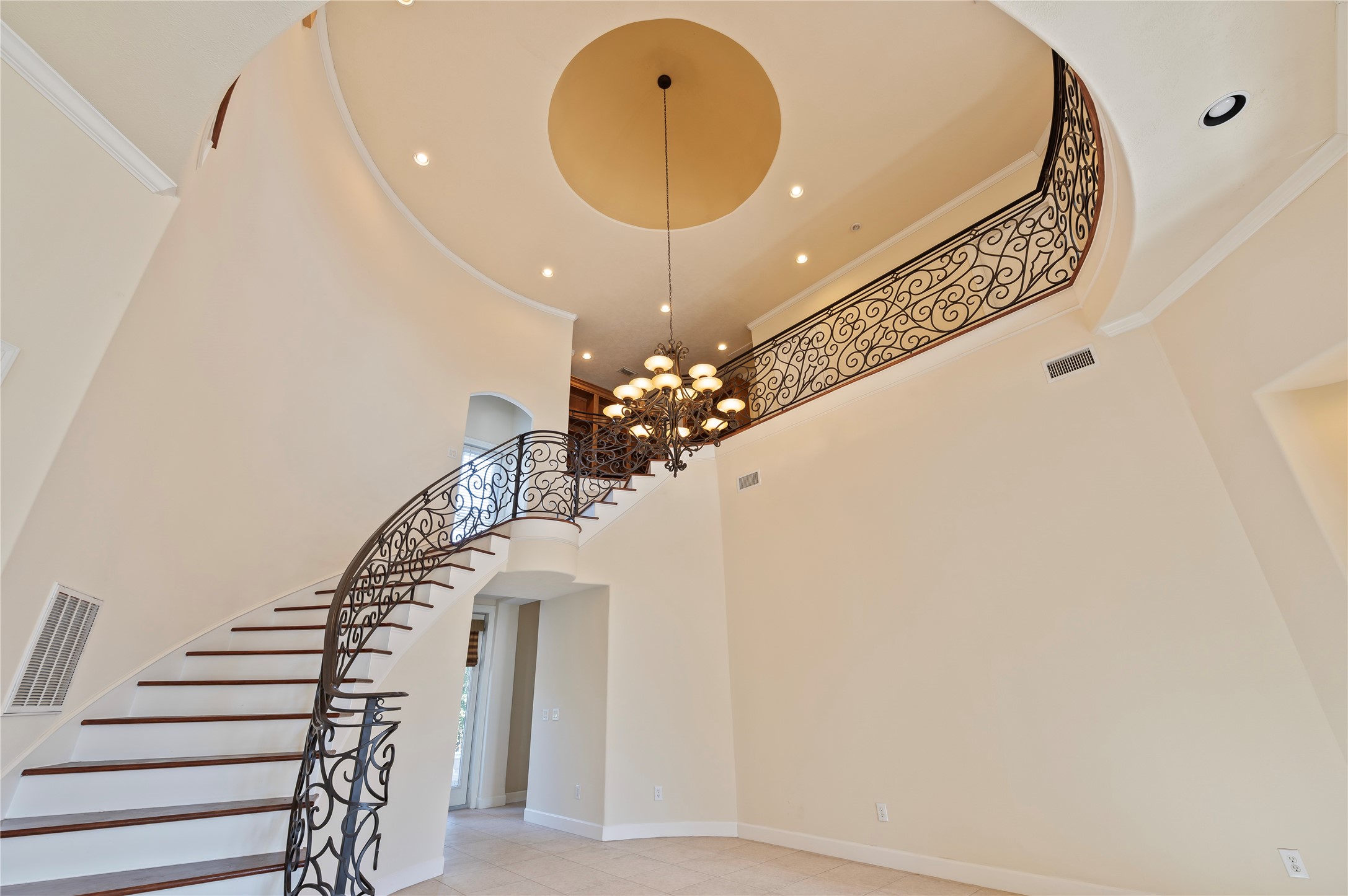 538 Villa Drive Property Photo 18