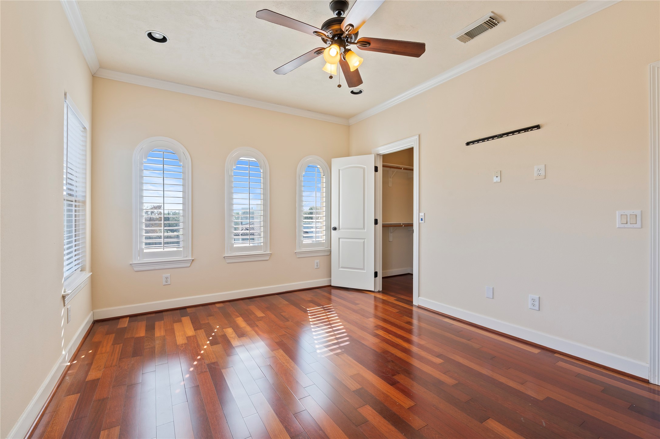 538 Villa Drive Property Photo 30