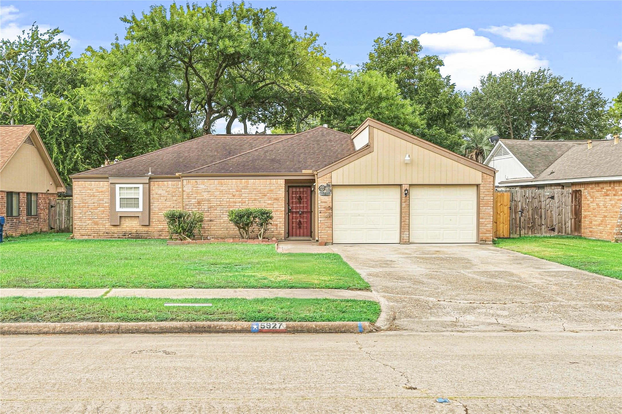 5927 Bihia Forest Drive Property Photo 1