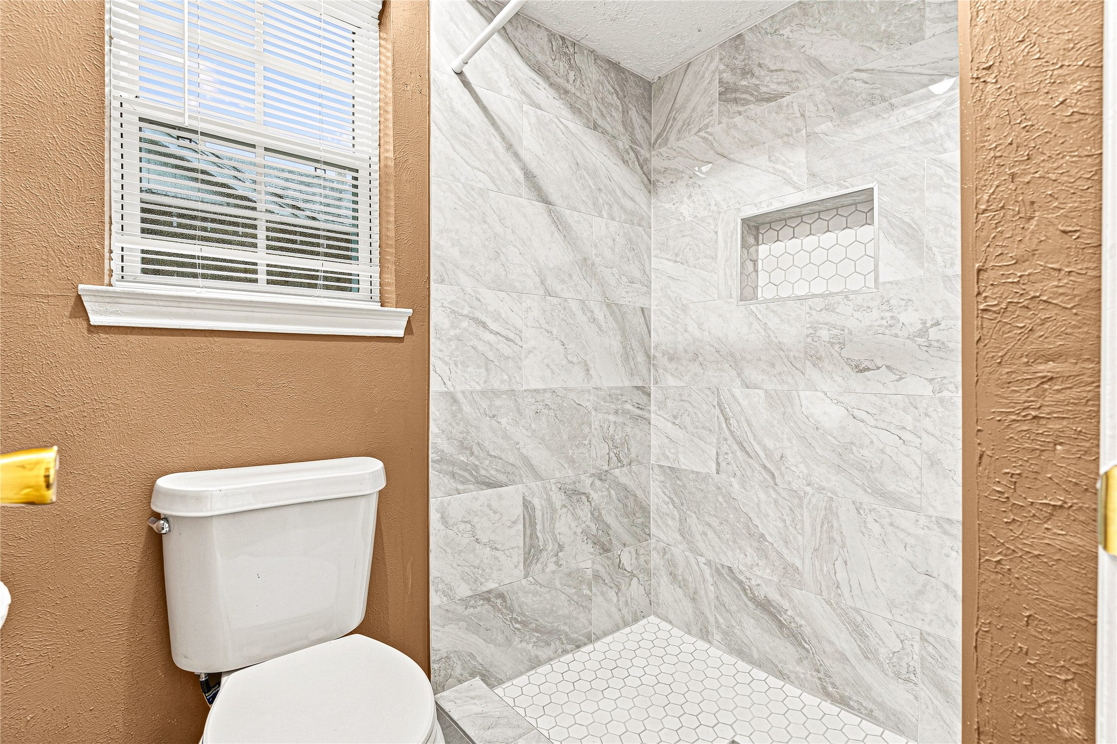 5927 Bihia Forest Drive Property Photo 14