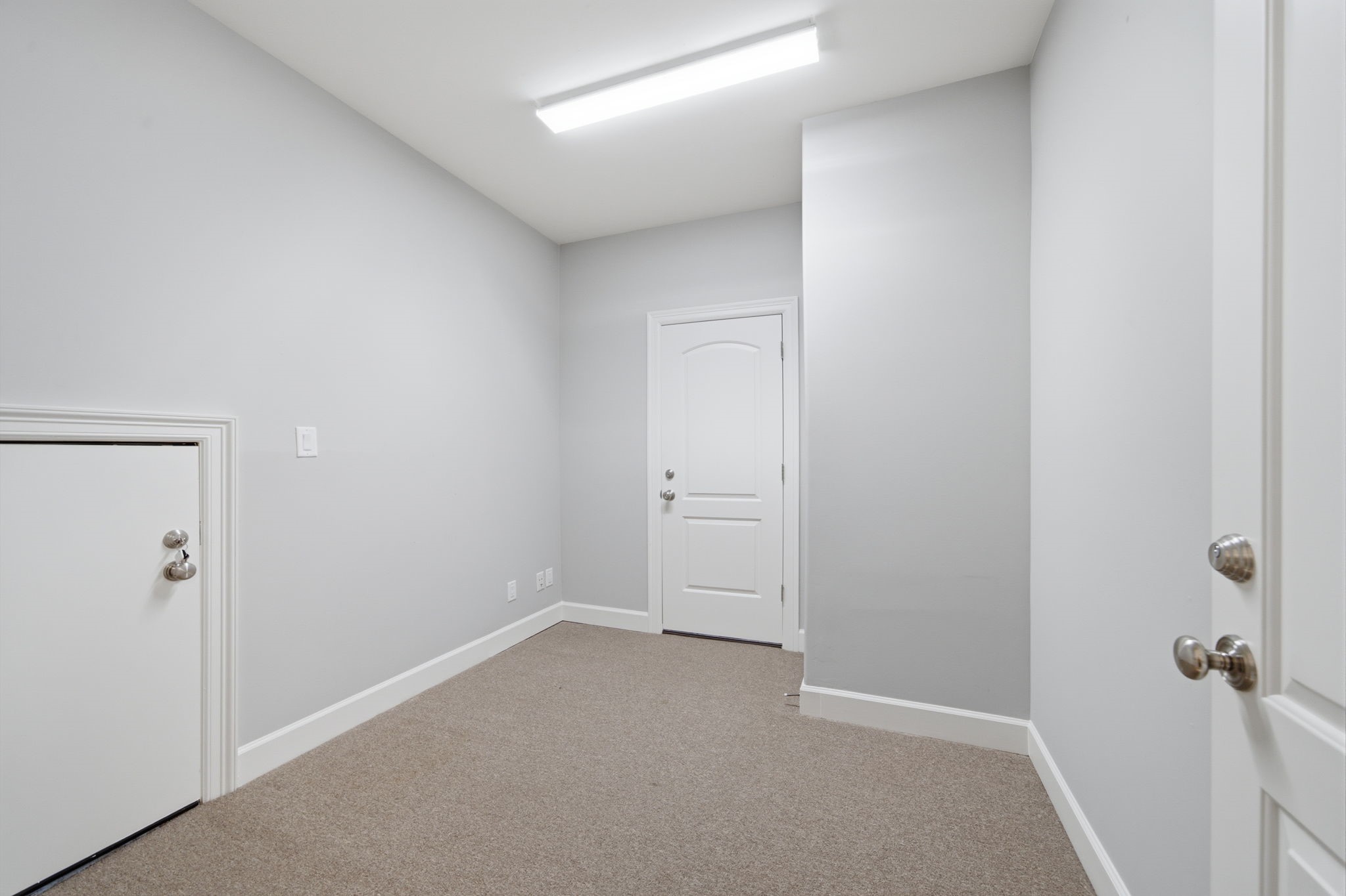 315 E 24th Street Property Photo 32