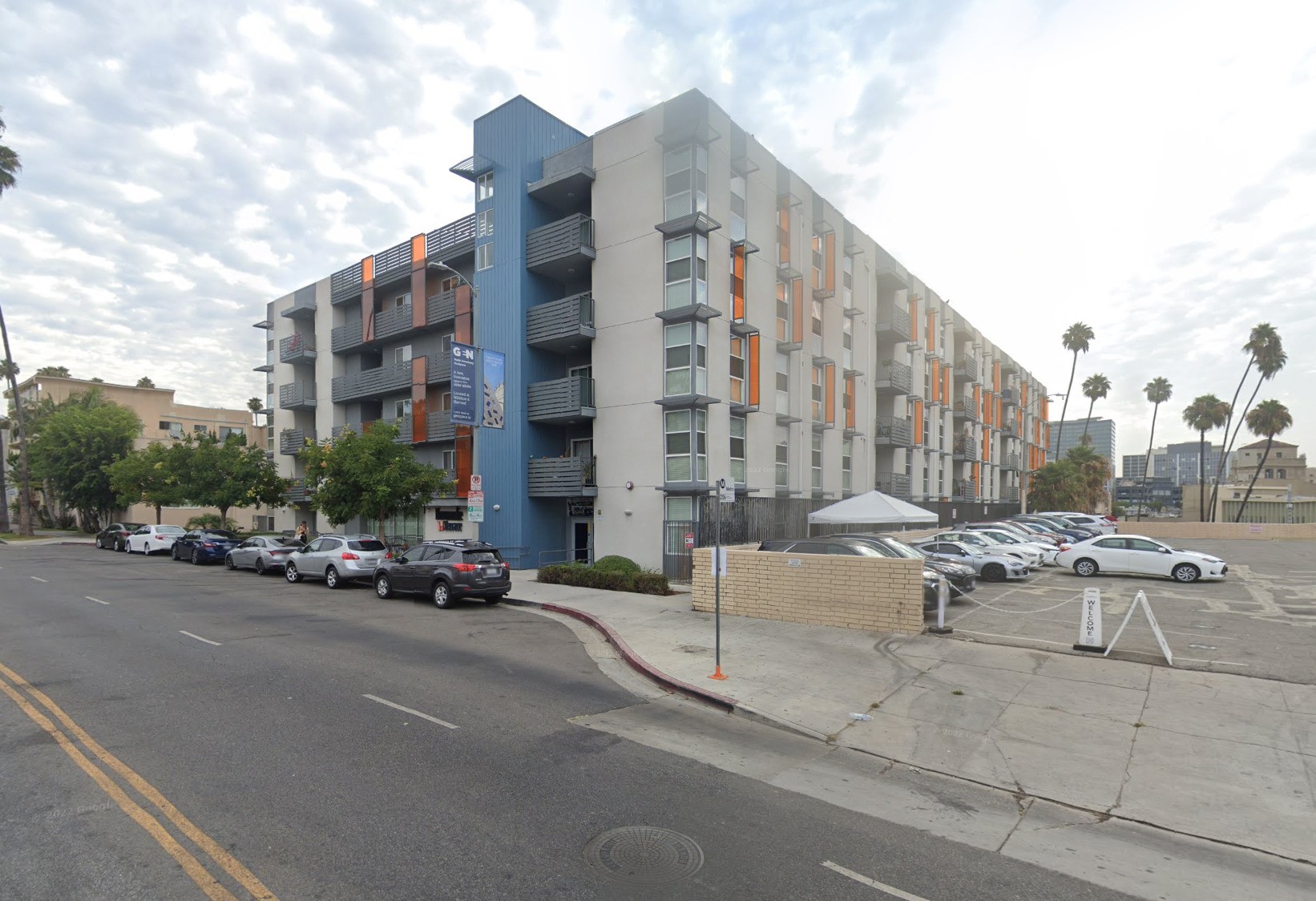 540 S Normandie Ave Property Photo 3