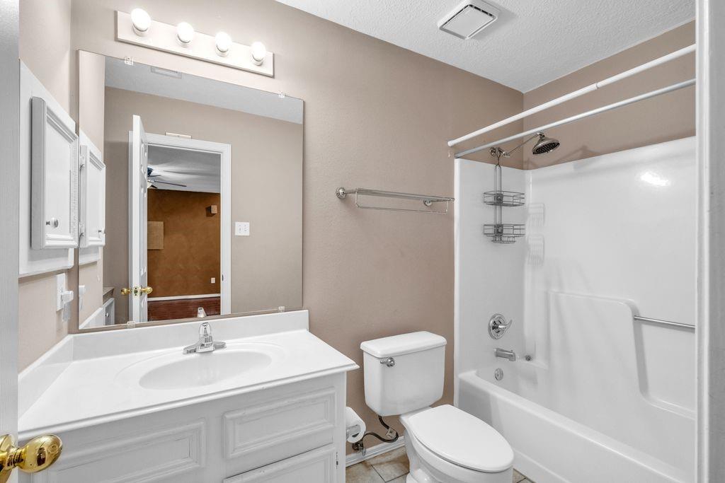 12902 Lake Mist Drive Property Photo 27