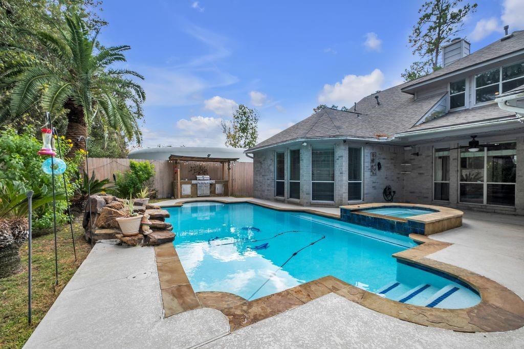 12902 Lake Mist Drive Property Photo 37