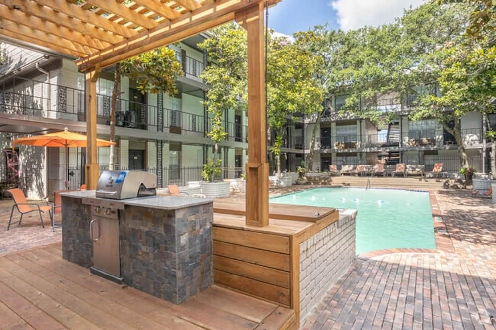 6505 Westheimer Road 155 Property Photo 16