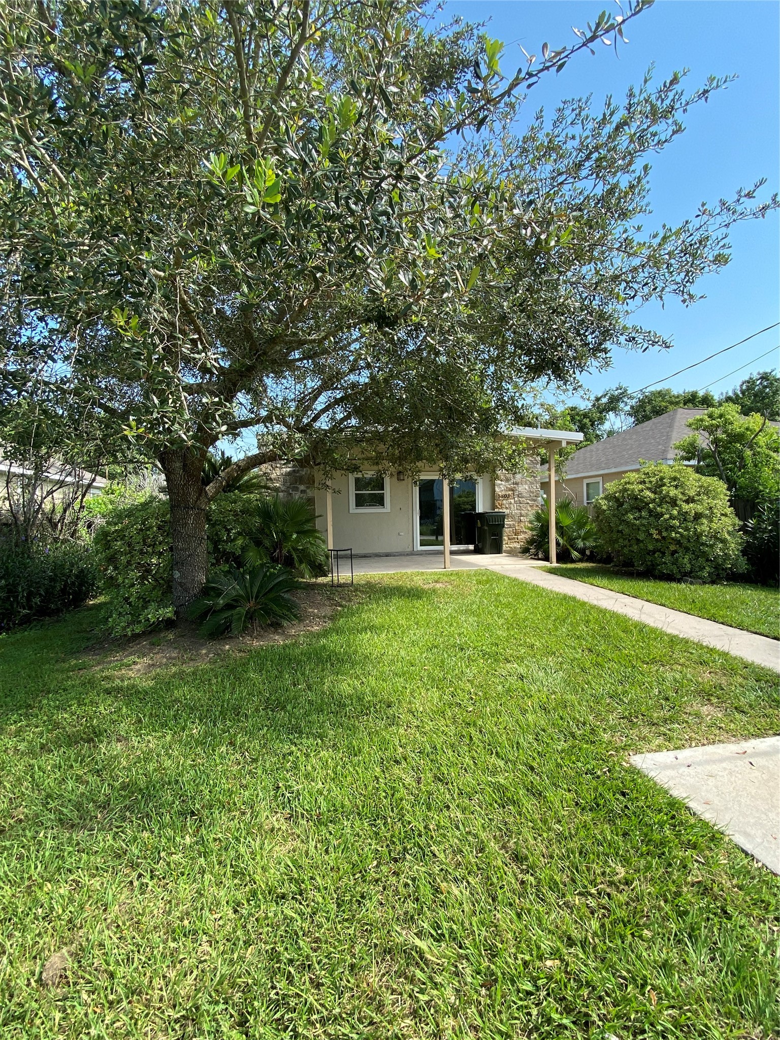 3815 Putnam Drive Property Photo 2
