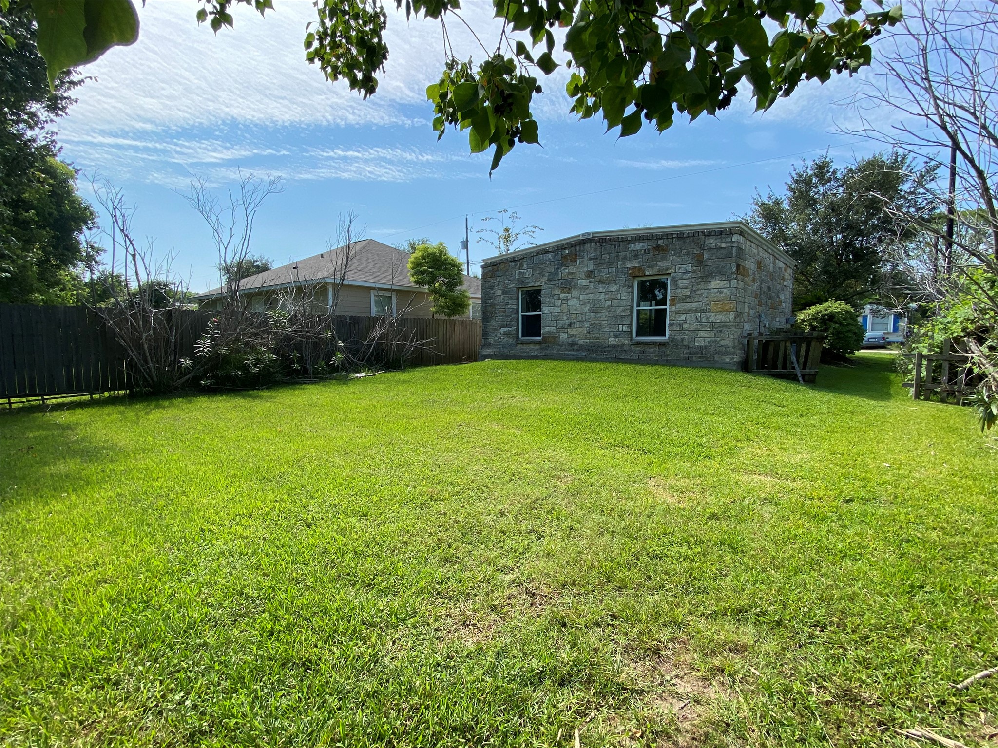 3815 Putnam Drive Property Photo 5