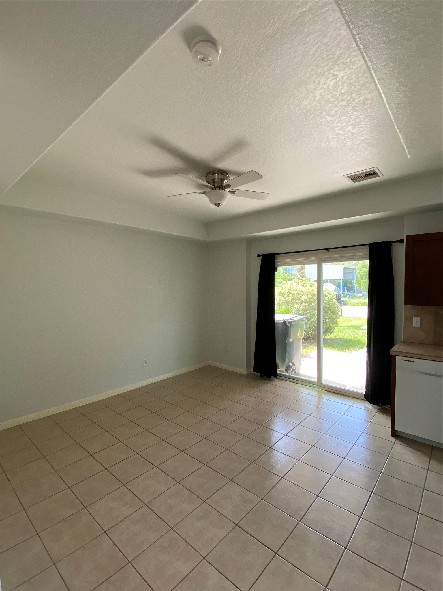 3815 Putnam Drive Property Photo 8