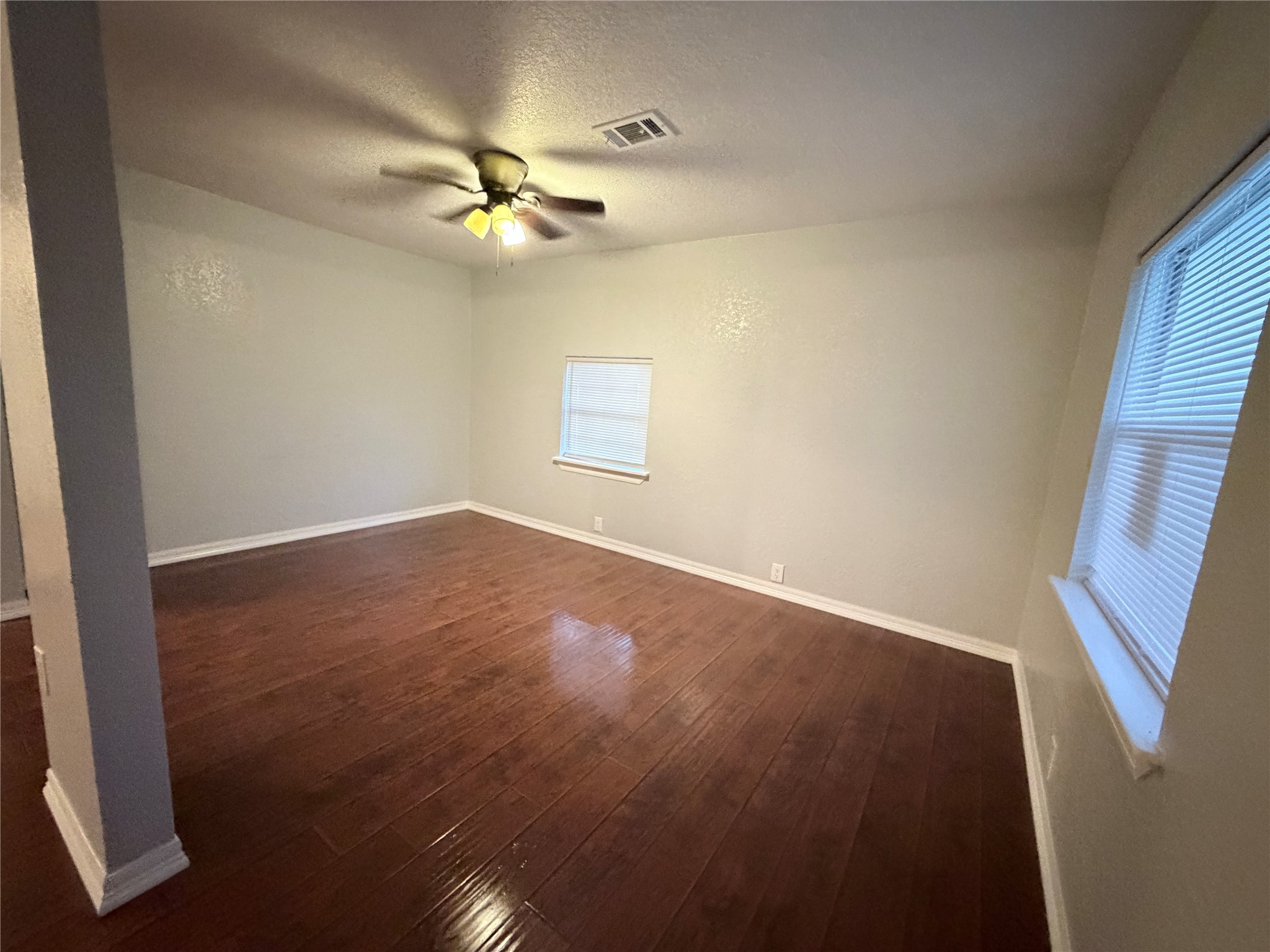 1003 W 12th Street Property Photo 5