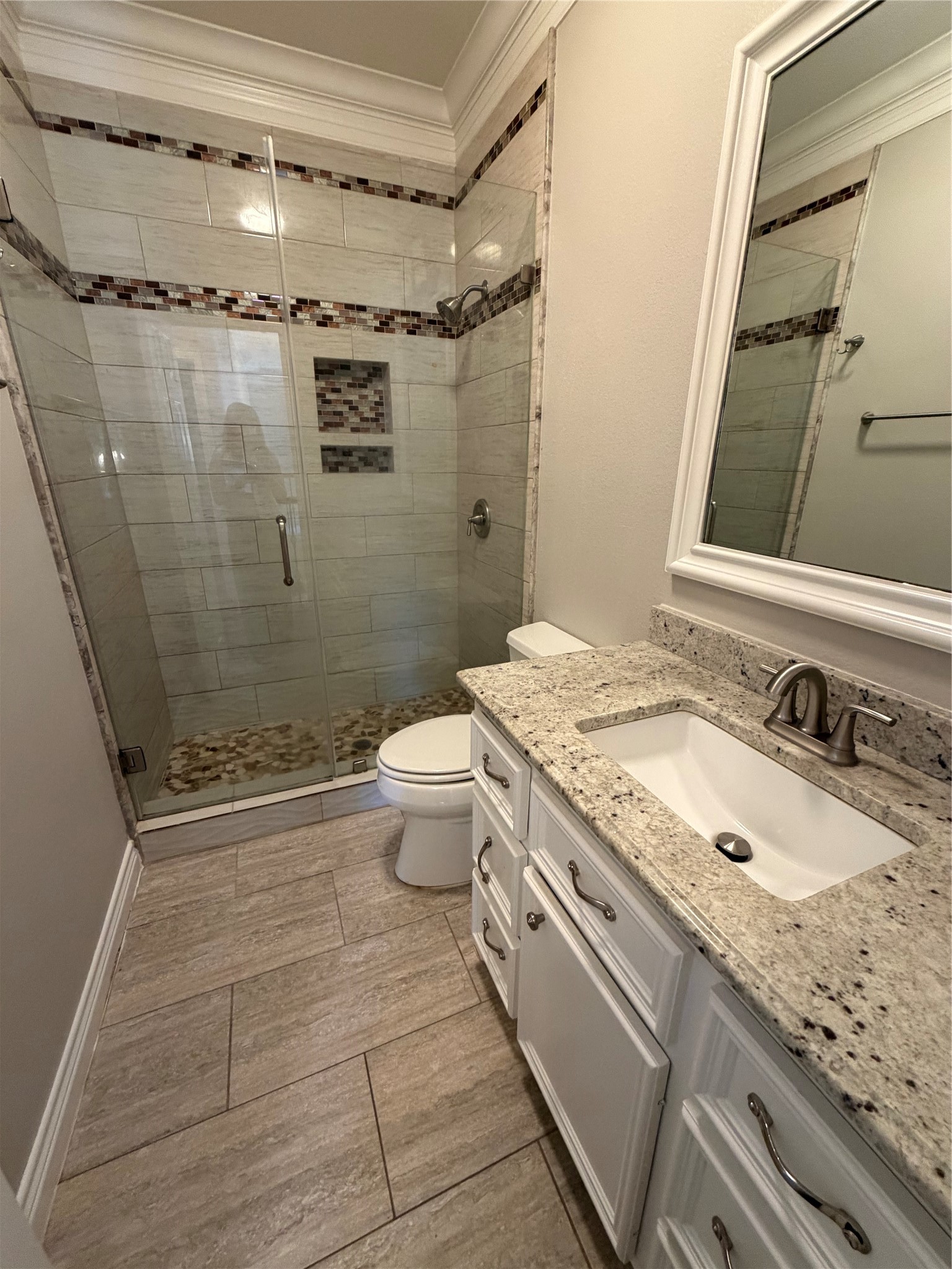 1523 Glen Oaks Drive Property Photo 4