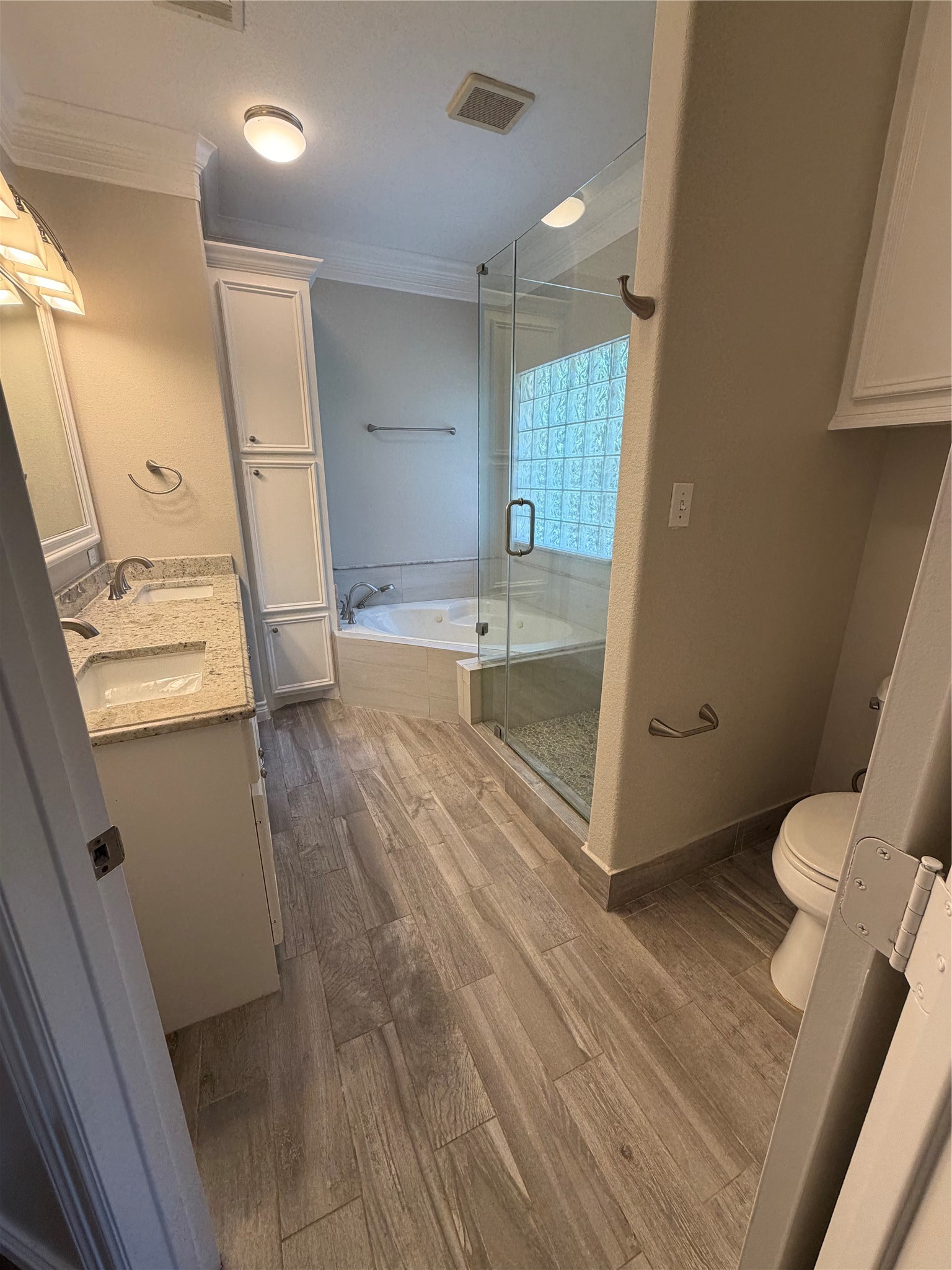 1523 Glen Oaks Drive Property Photo 6