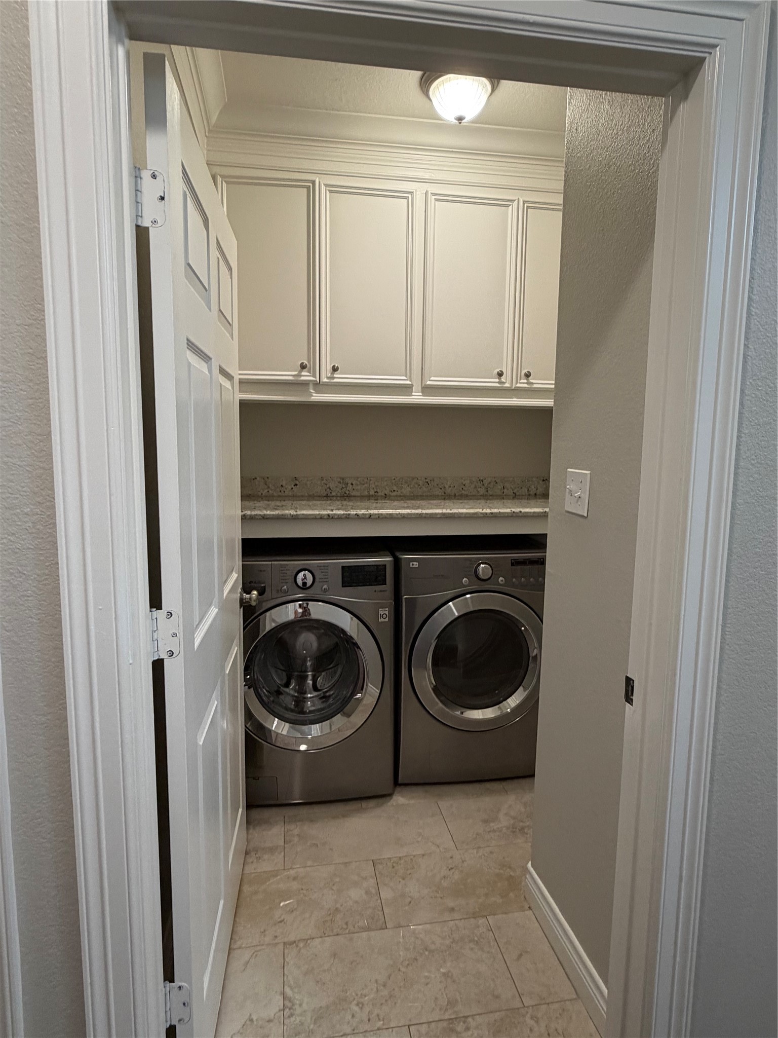 1523 Glen Oaks Drive Property Photo 9