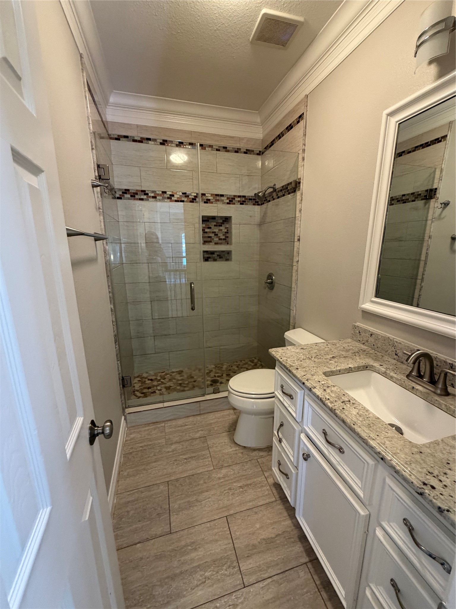 1523 Glen Oaks Drive Property Photo 15