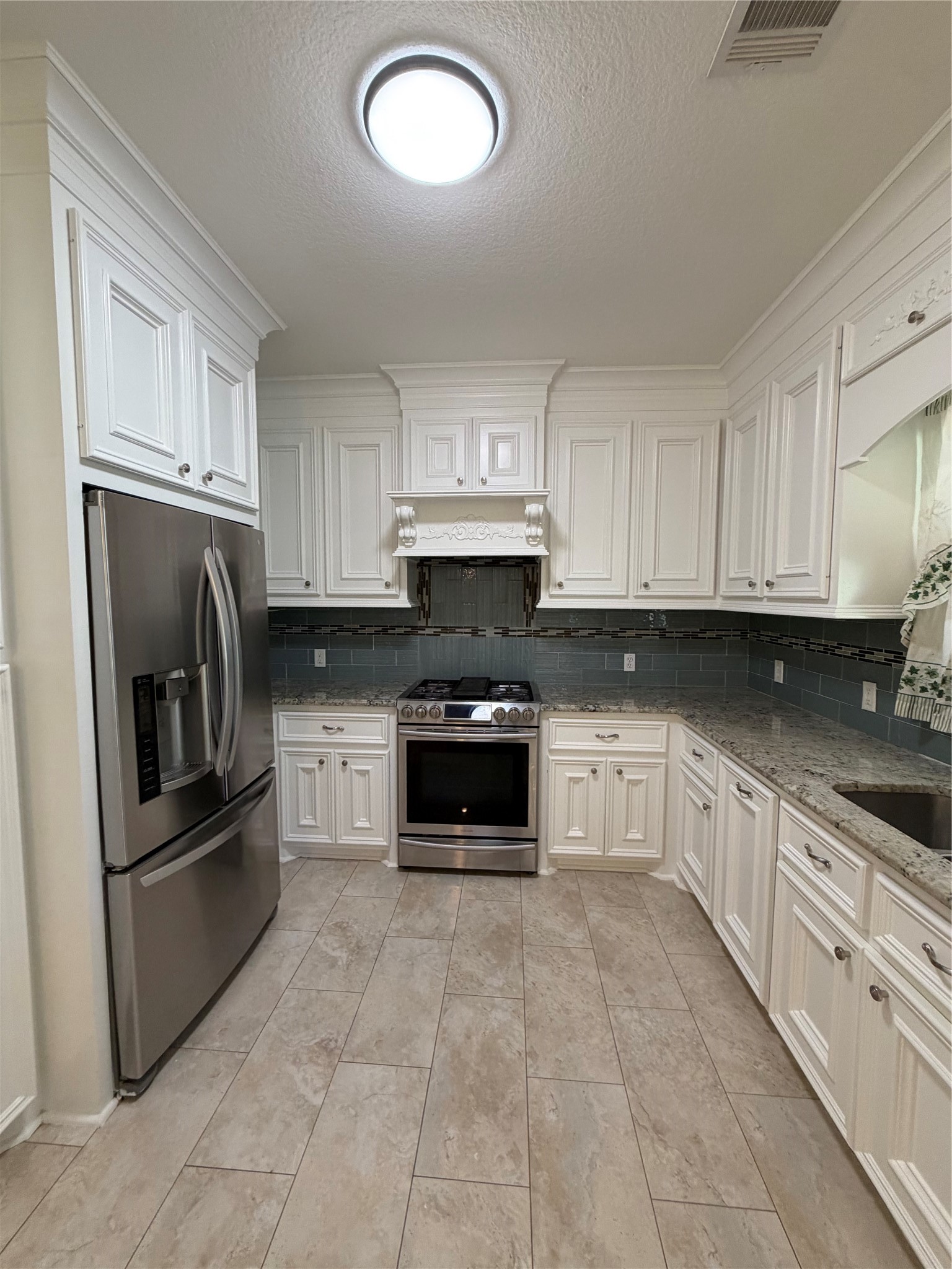 1523 Glen Oaks Drive Property Photo 17