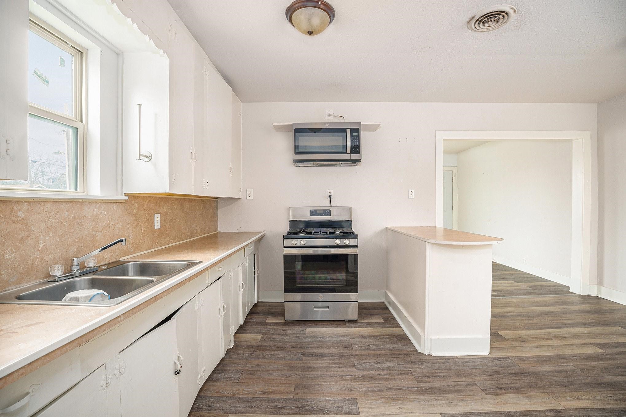 202 Beatrice Street Property Photo 5