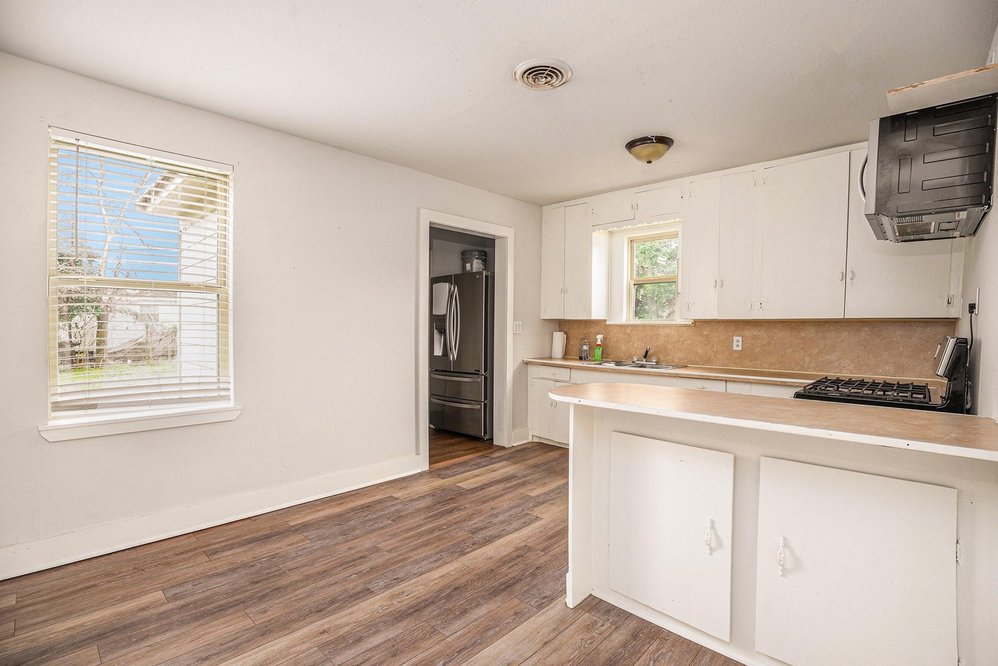 202 Beatrice Street Property Photo 7