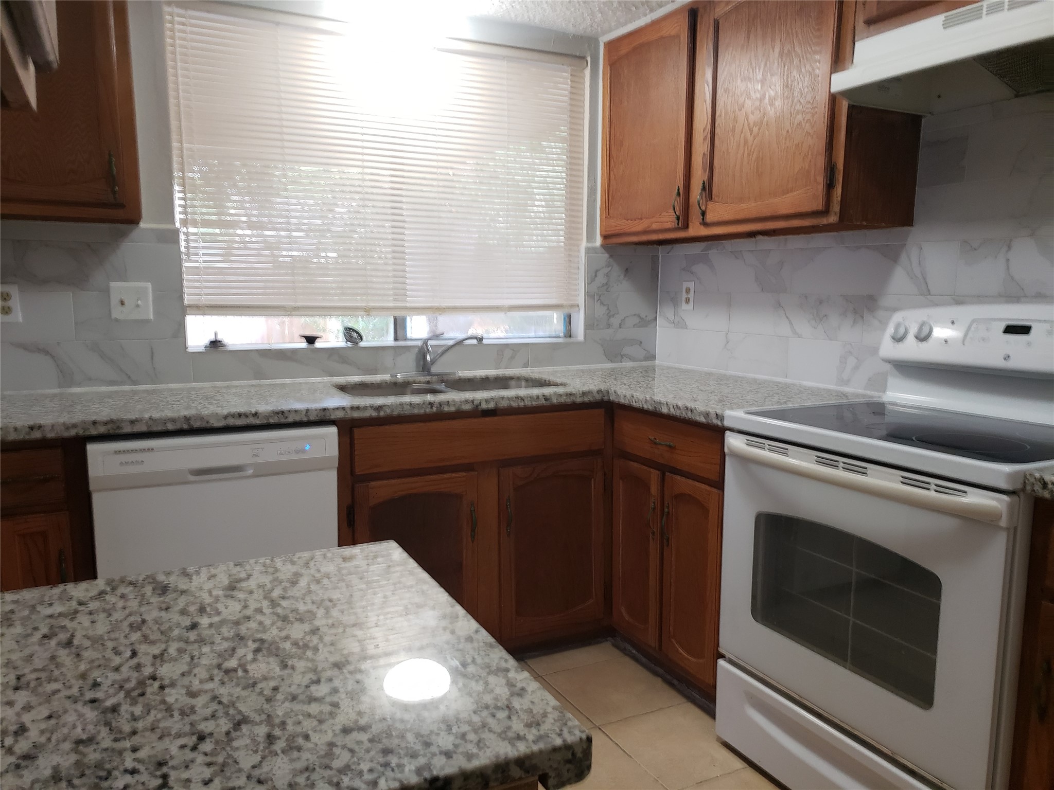 16315 Quail Place Drive Property Photo 4