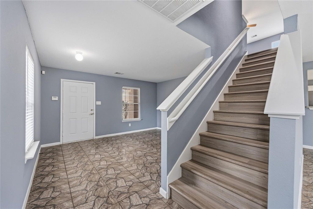 8143 Sanders Forest Court Property Photo 11