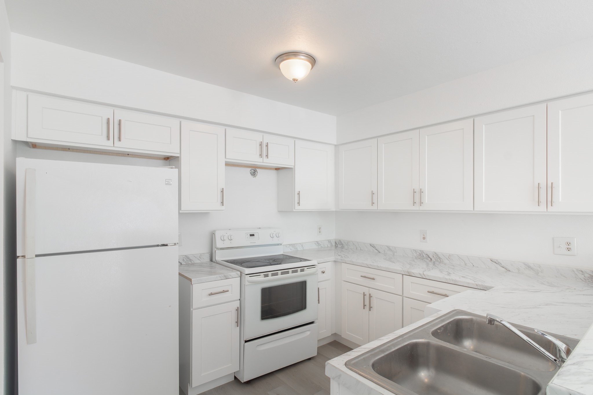 11901 Bob White Drive 16-842 Property Photo 5