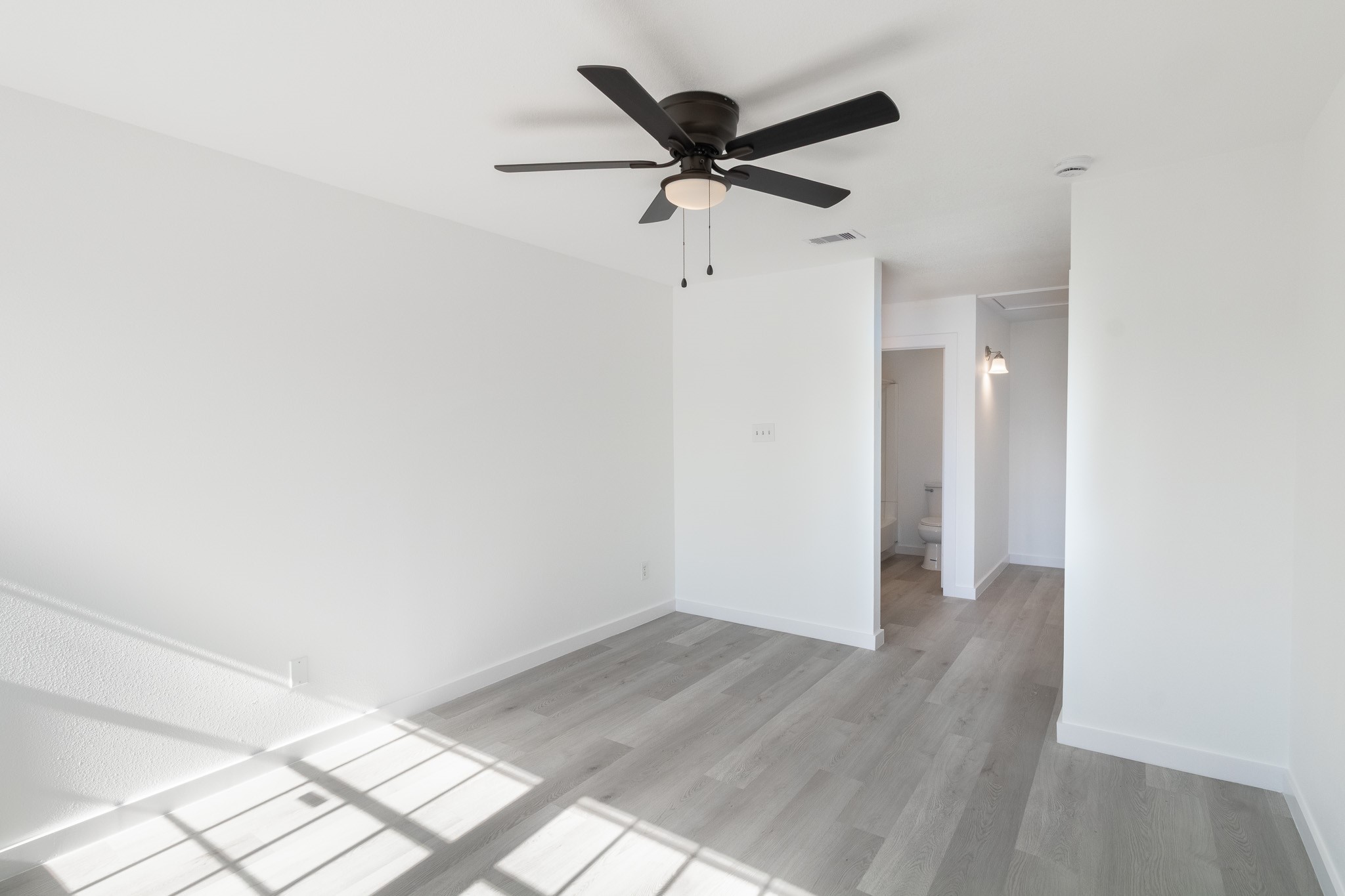 11901 Bob White Drive 16-842 Property Photo 15