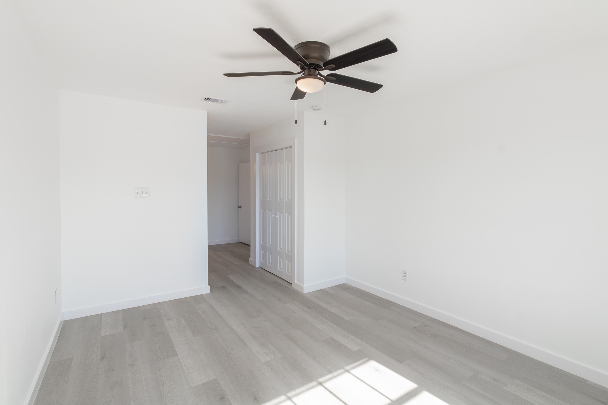 11901 Bob White Drive 16-842 Property Photo 17
