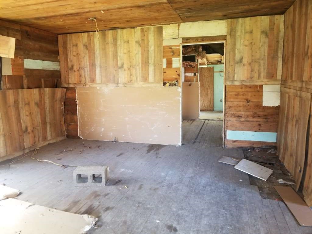 475 County Road 2557 Property Photo 2