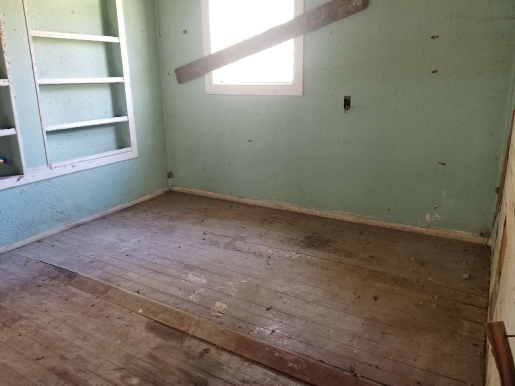 475 County Road 2557 Property Photo 3