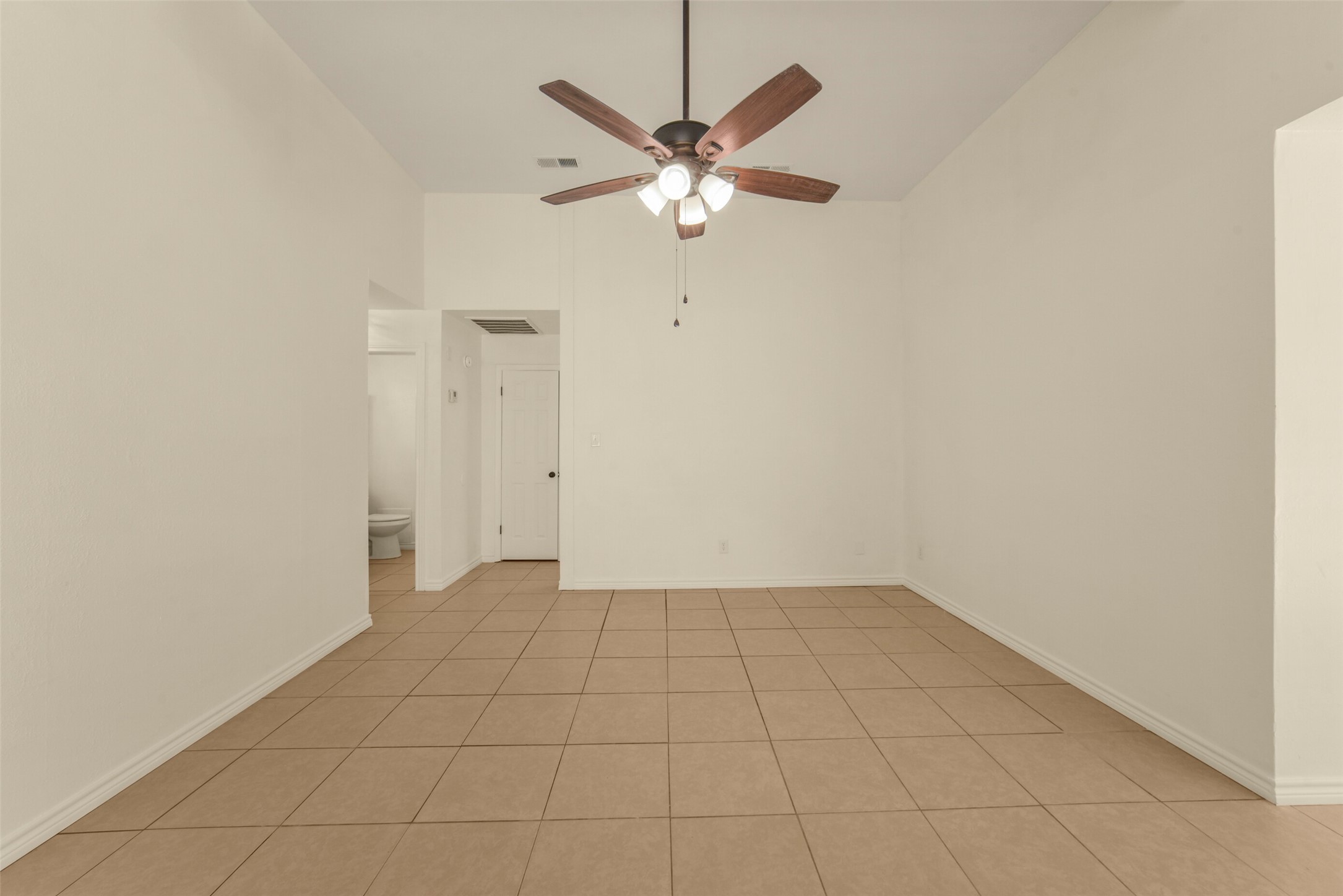18147 Dinner Creek Drive Property Photo 9
