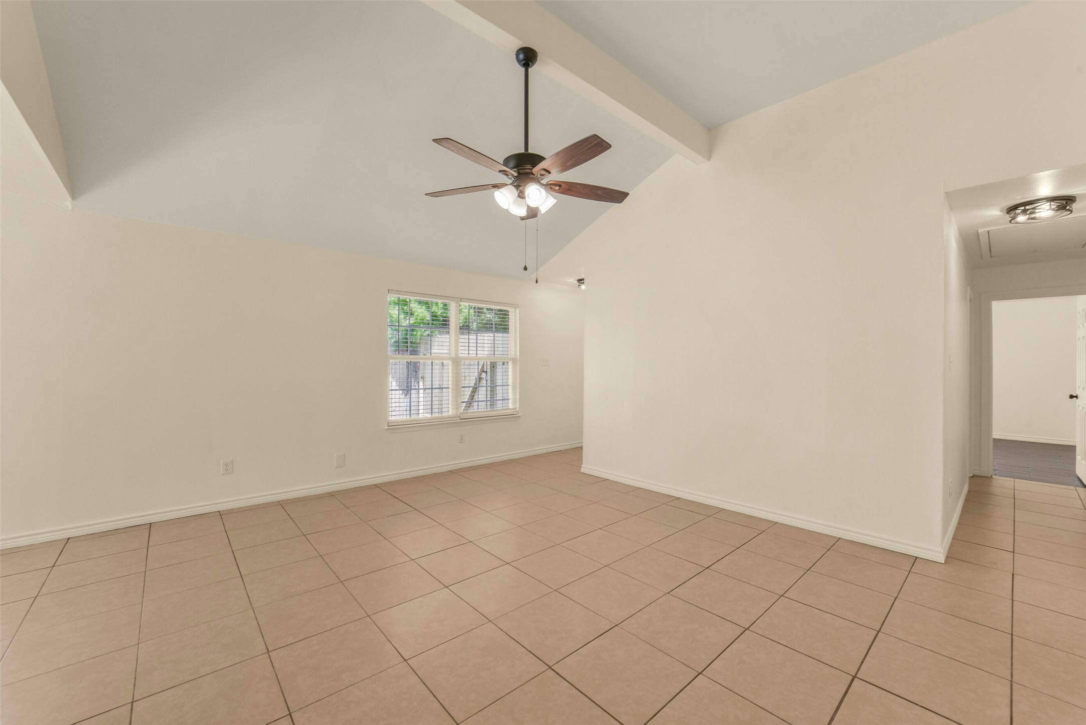 18147 Dinner Creek Drive Property Photo 10