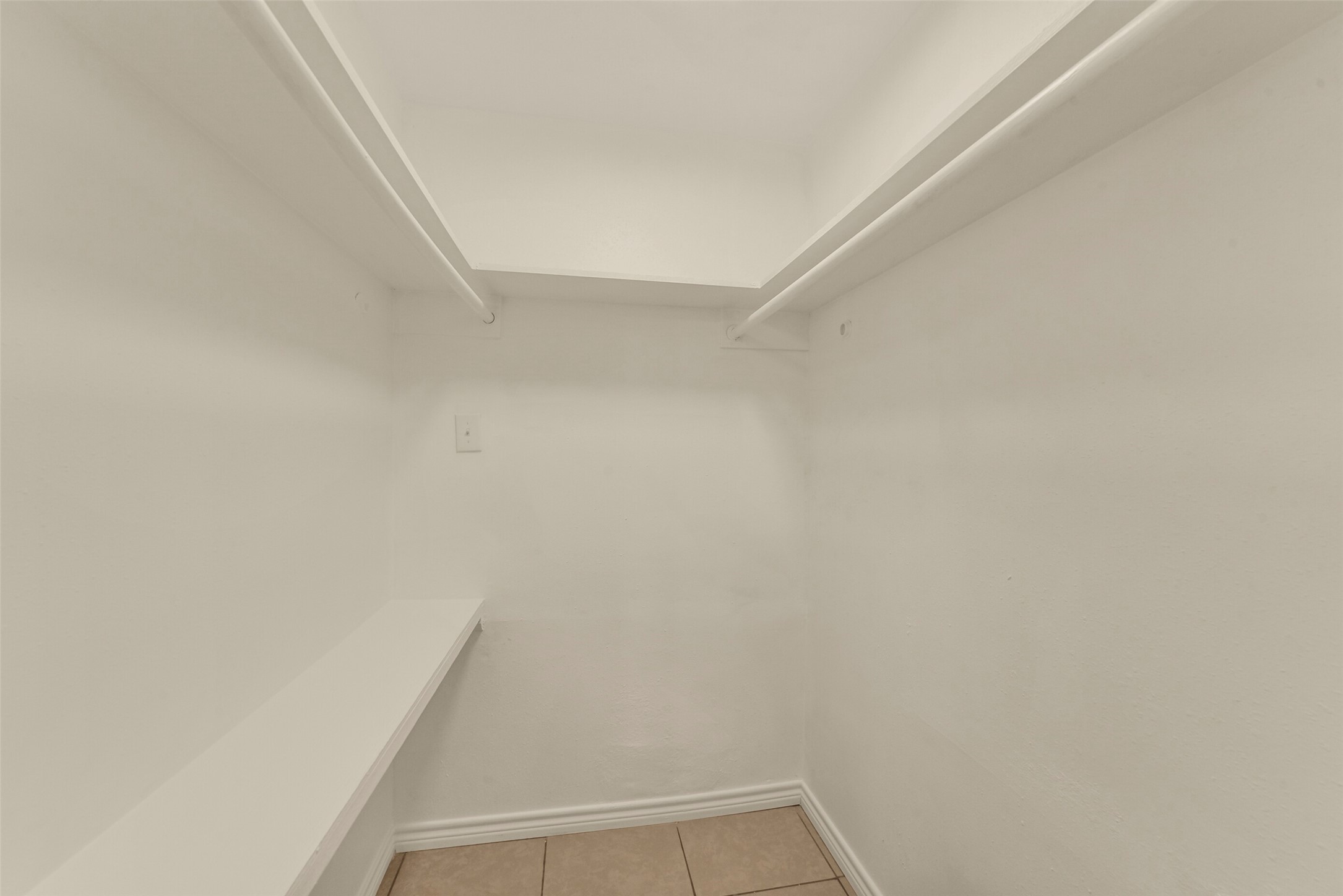 18147 Dinner Creek Drive Property Photo 14