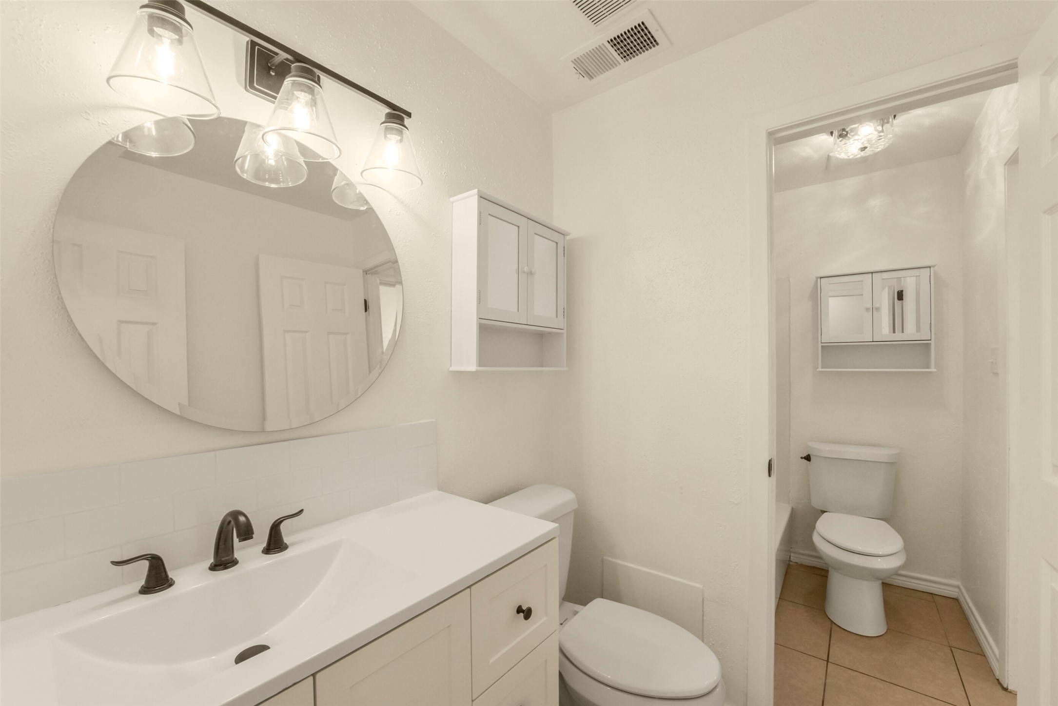 18147 Dinner Creek Drive Property Photo 16