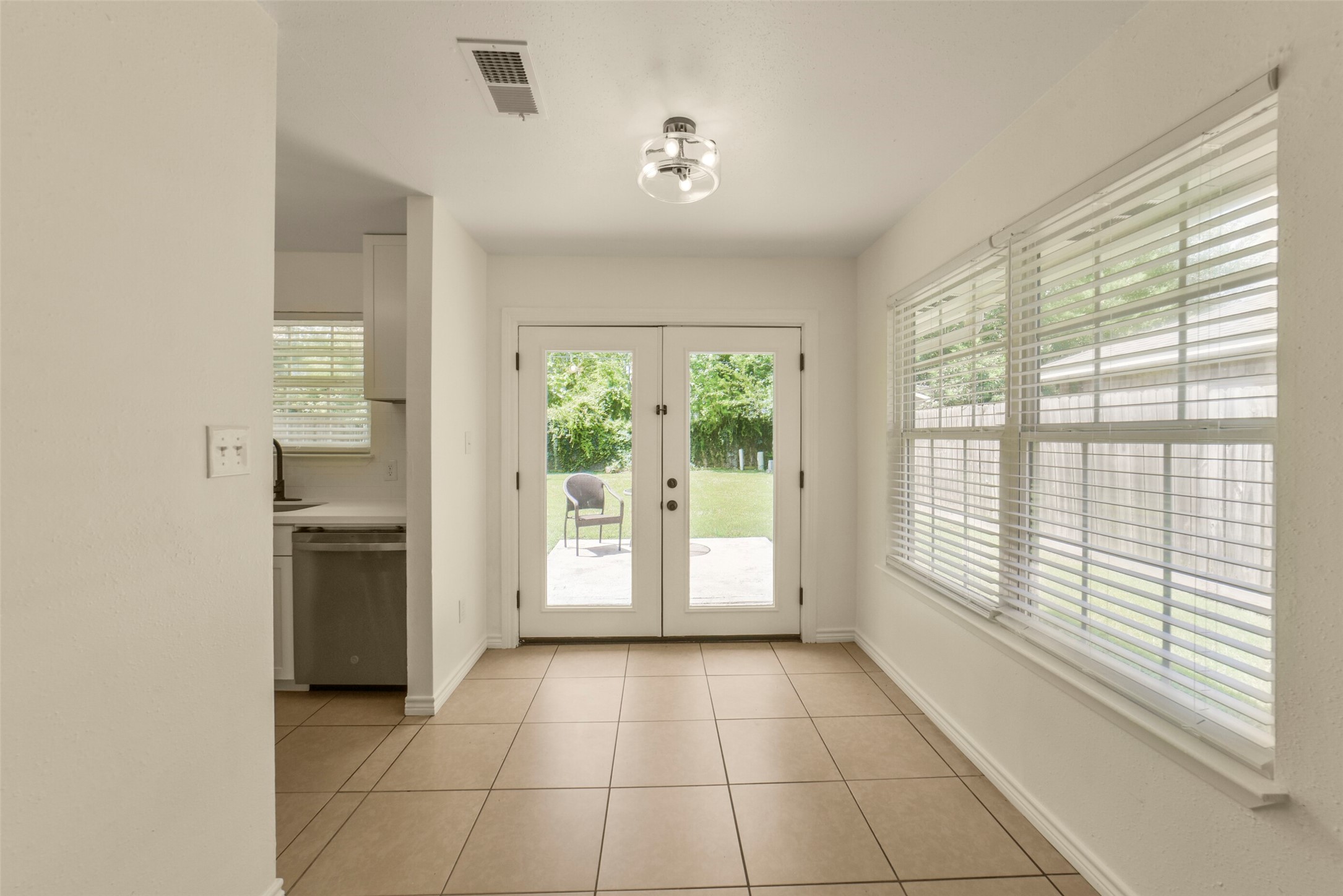 18147 Dinner Creek Drive Property Photo 21