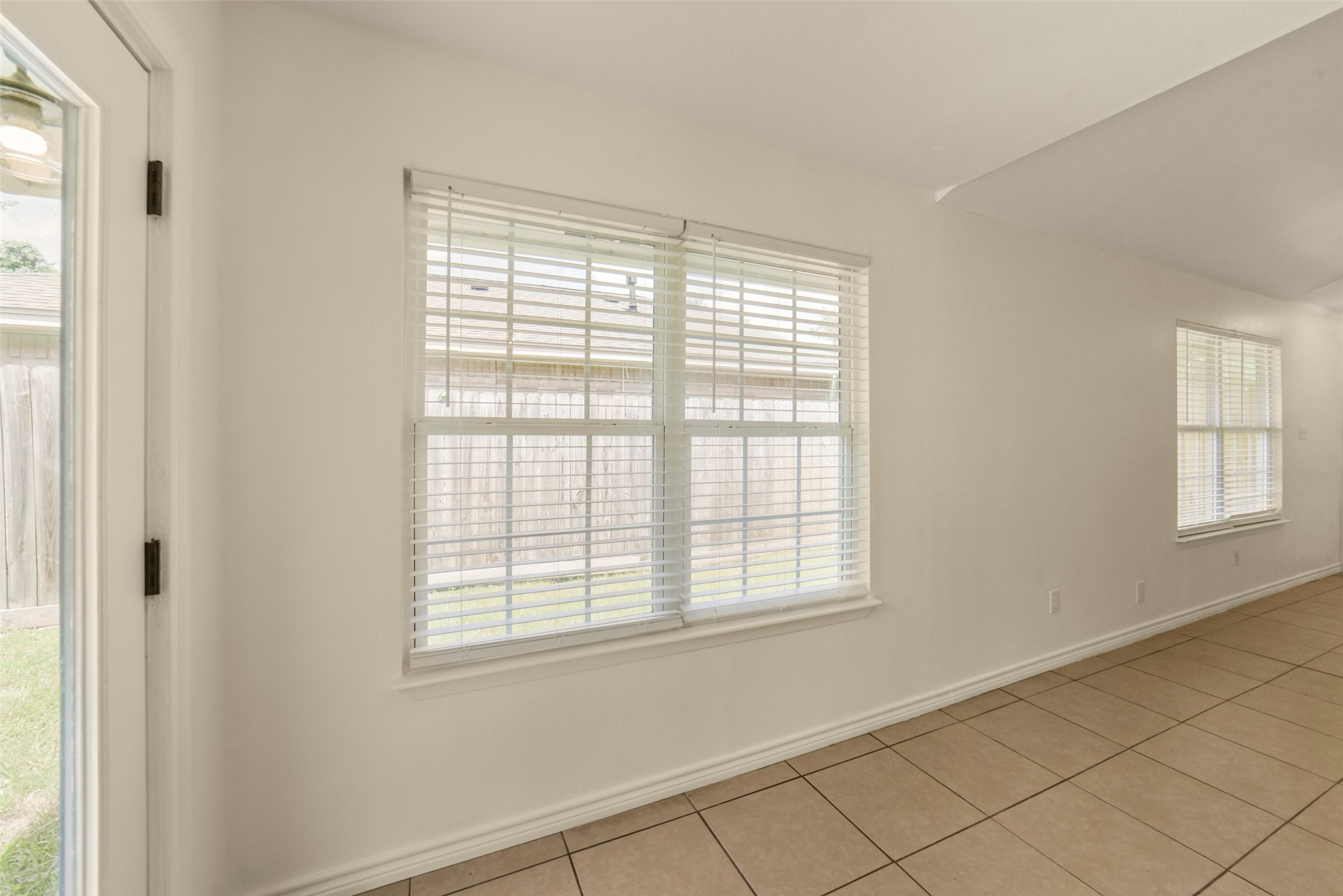 18147 Dinner Creek Drive Property Photo 24