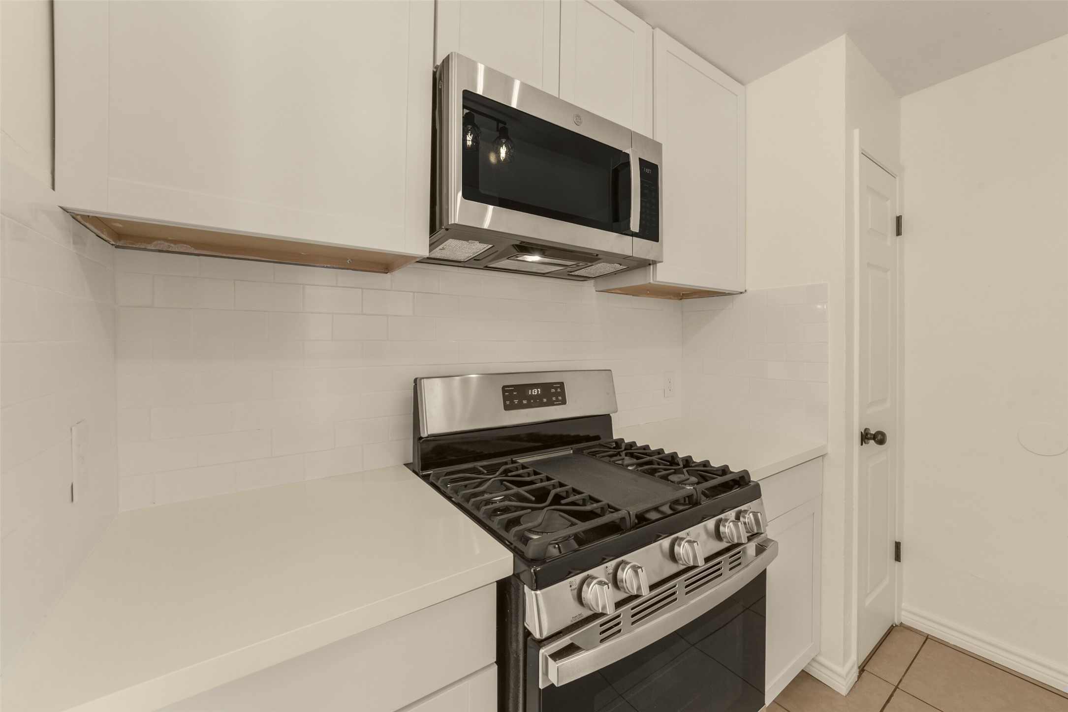 18147 Dinner Creek Drive Property Photo 27