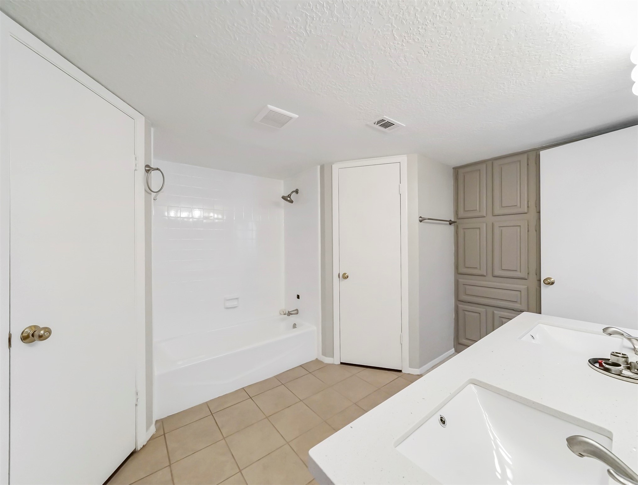 10827 Sugar Hill Drive A Property Photo 17