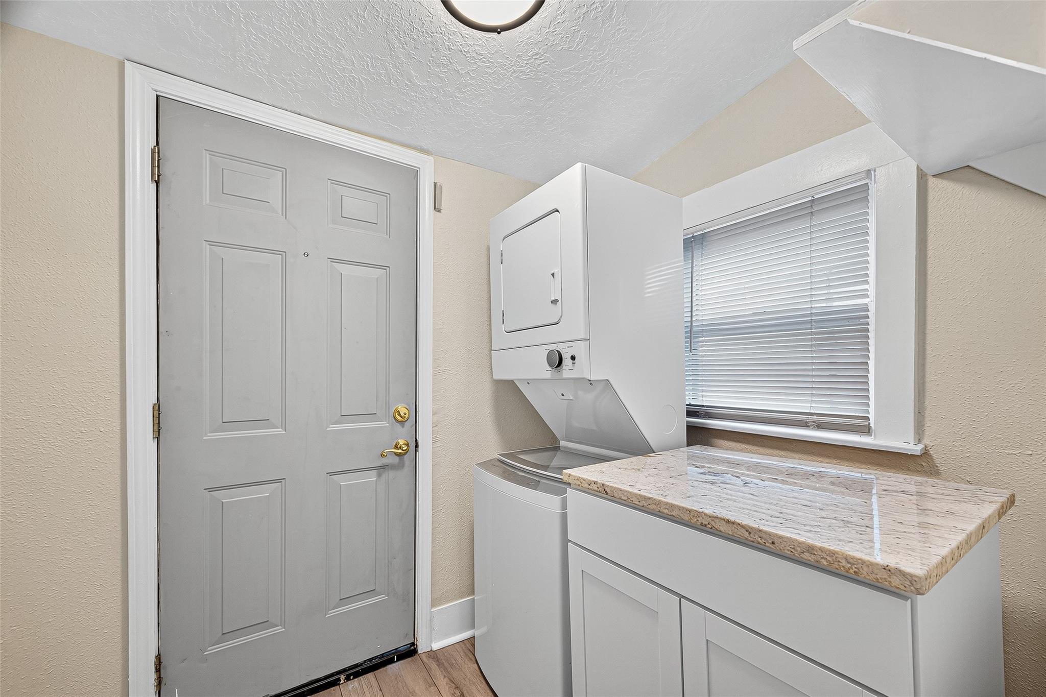 5122 Larkin Street Property Photo 13