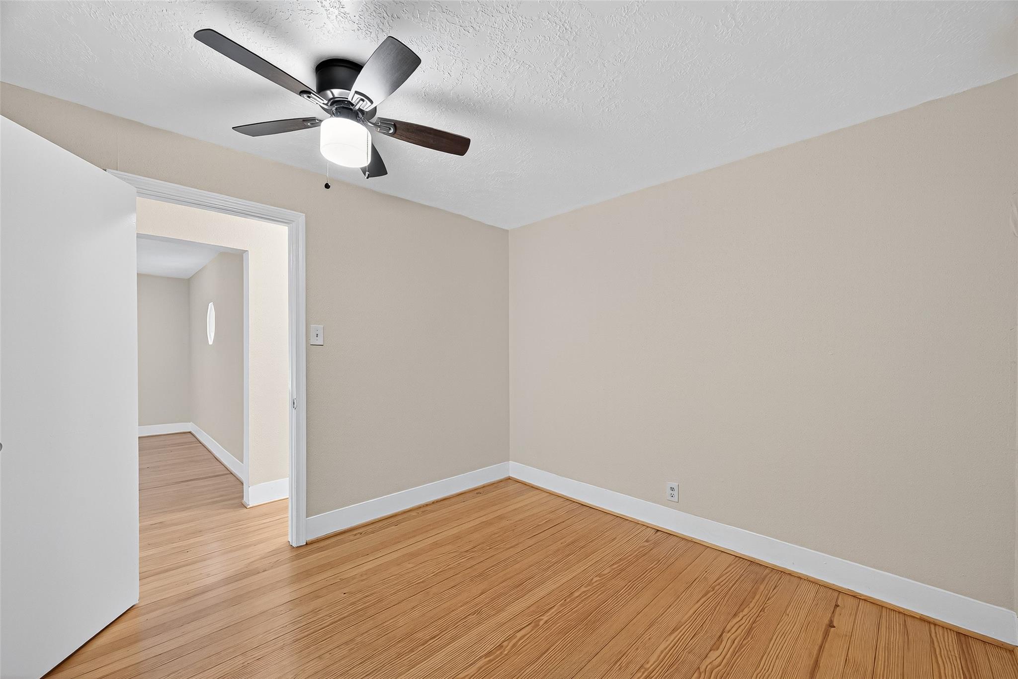 5122 Larkin Street Property Photo 21