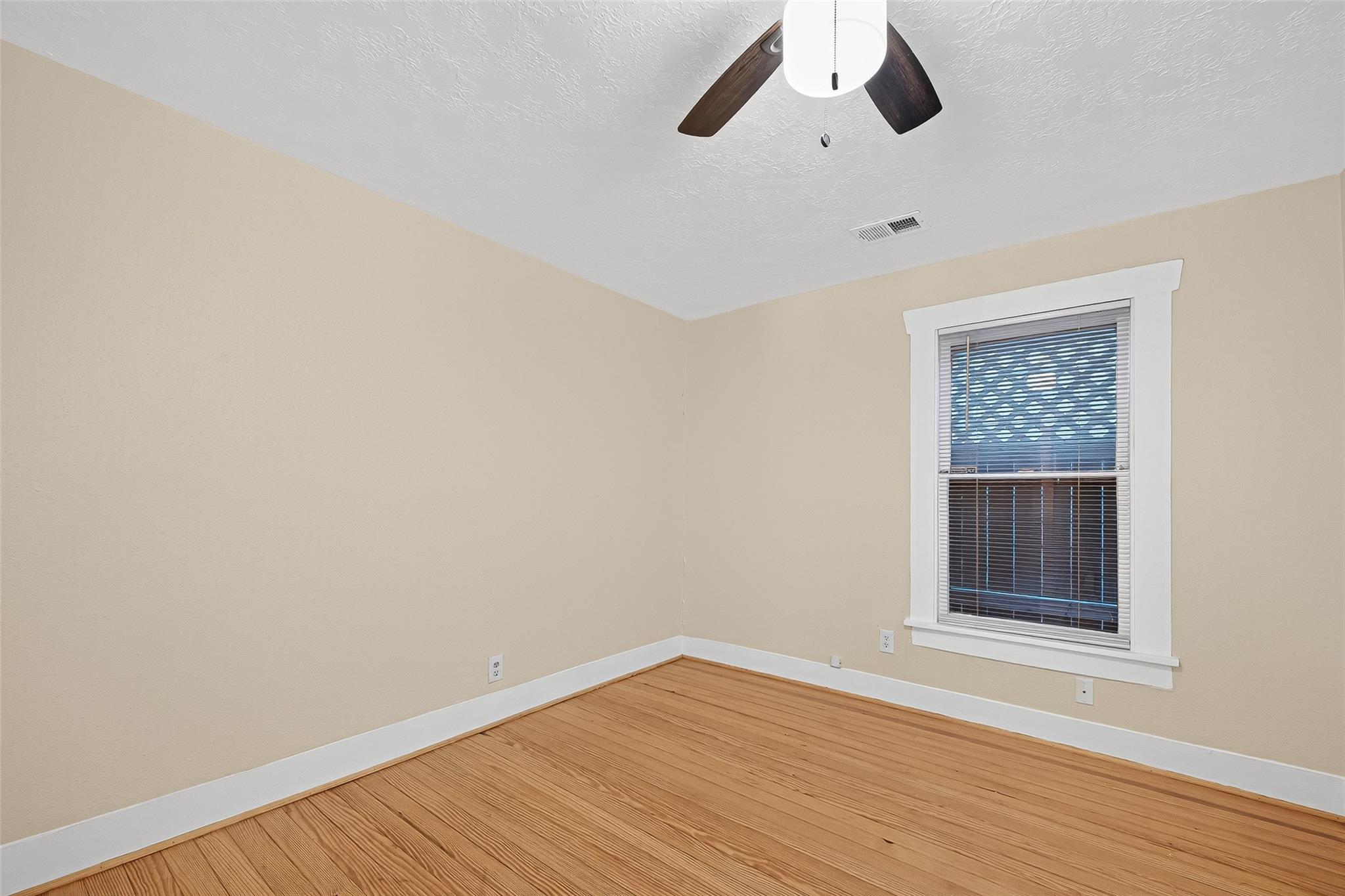 5122 Larkin Street Property Photo 22