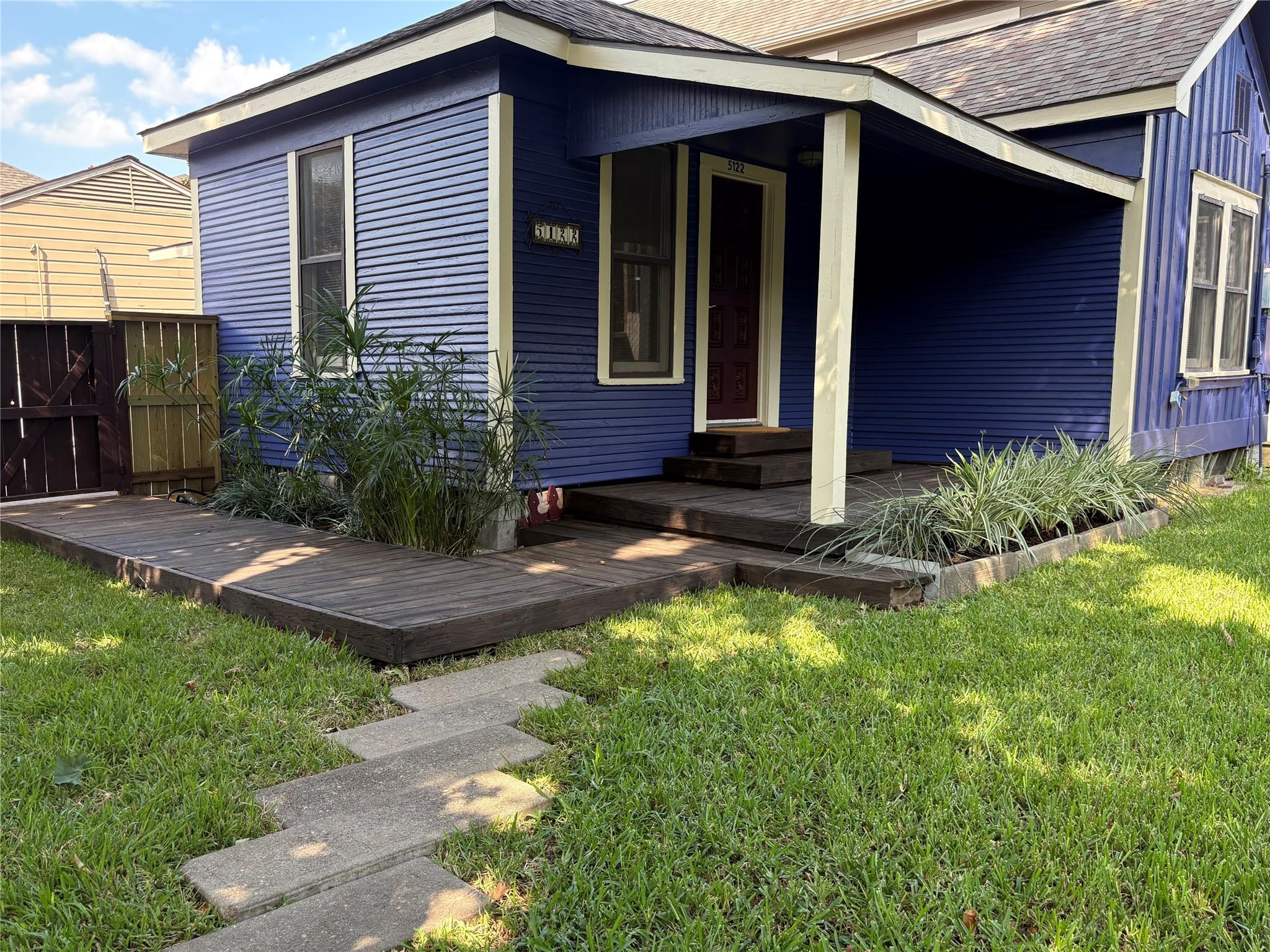 5122 Larkin Street Property Photo 27