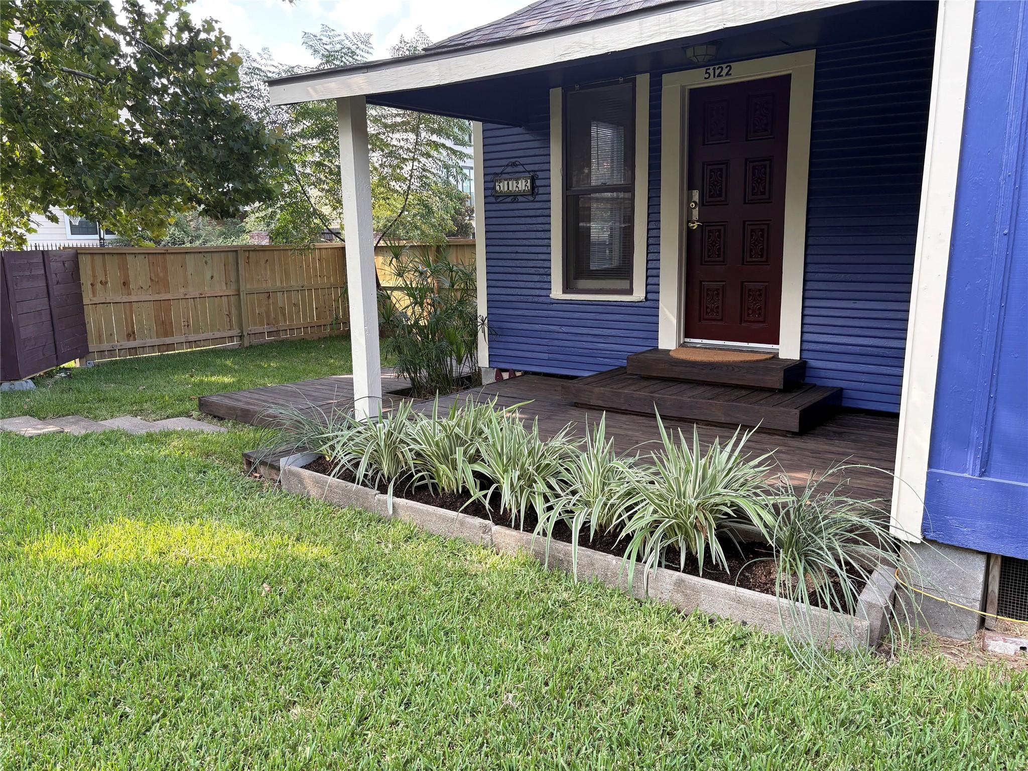 5122 Larkin Street Property Photo 28