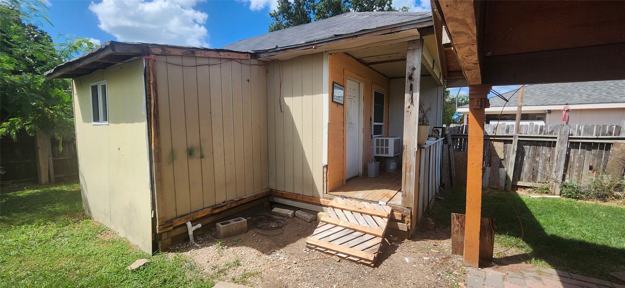 9602 Stockwell Drive Property Photo 6