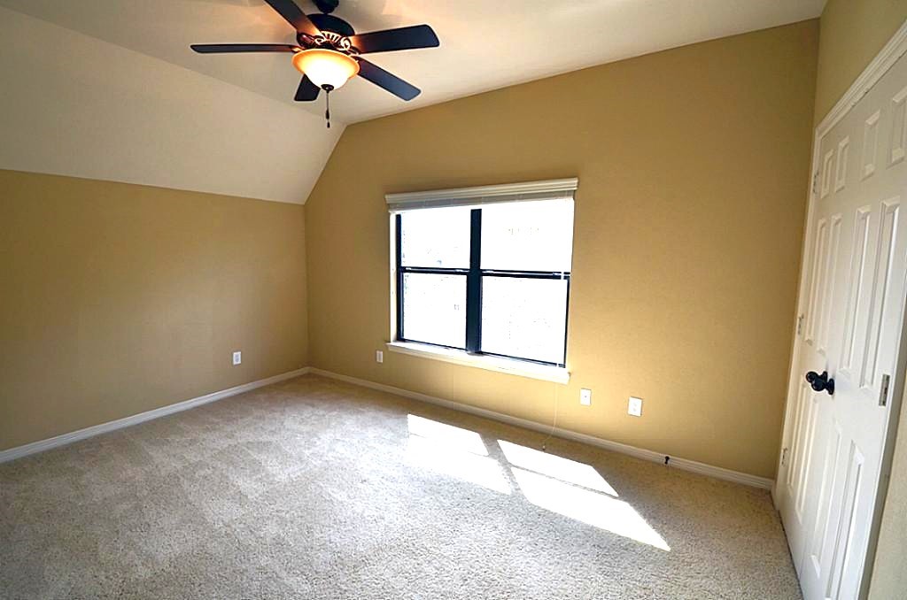 2498 Encino Avenue Property Photo 19