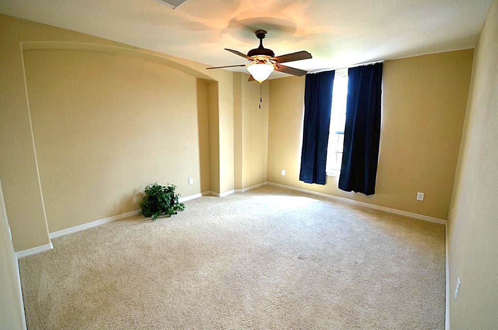 2498 Encino Avenue Property Photo 20