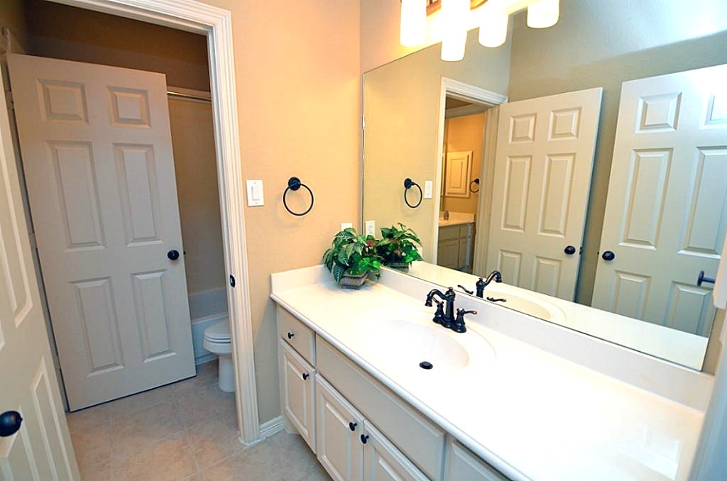 2498 Encino Avenue Property Photo 21