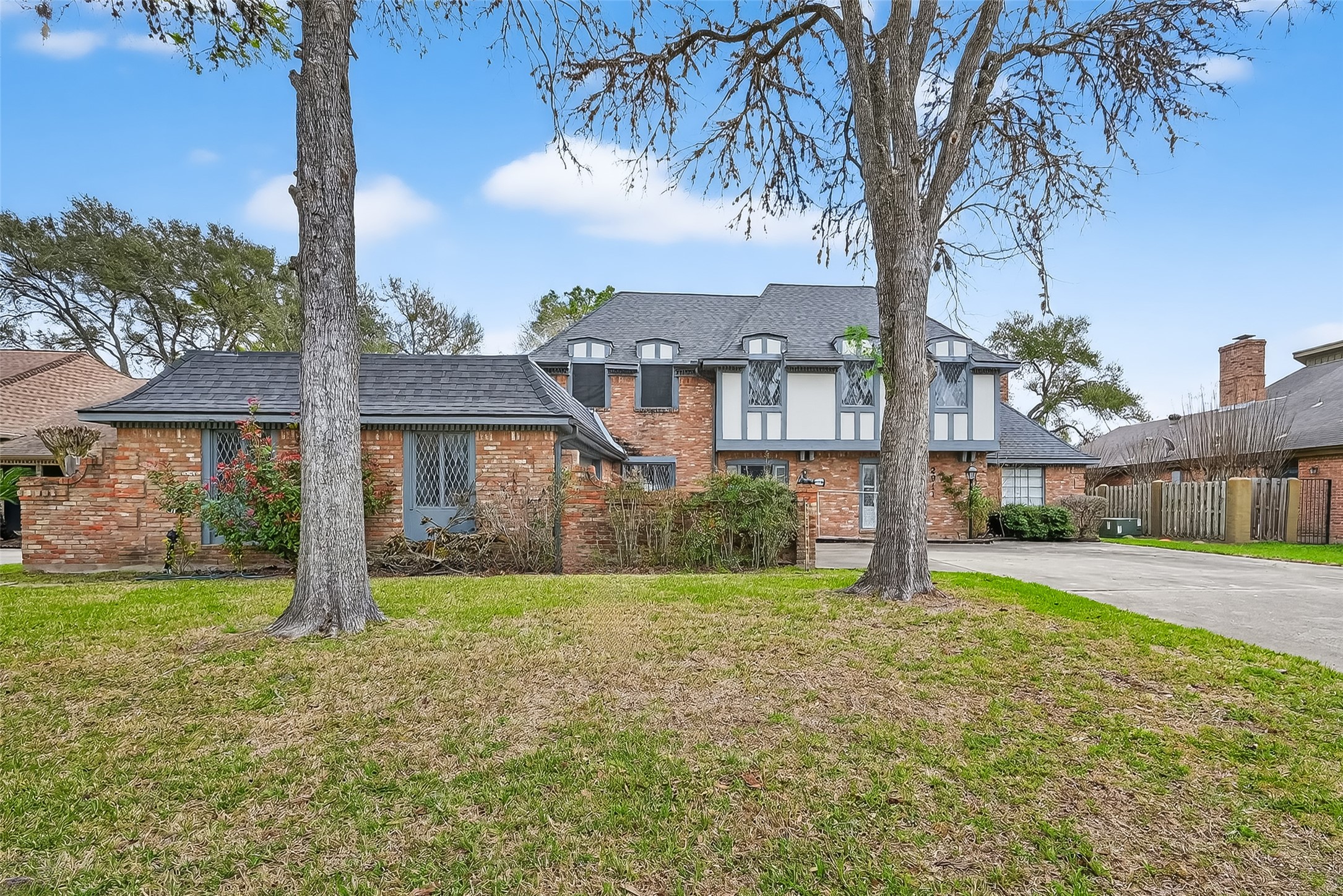 2911 Robinson Road Property Photo