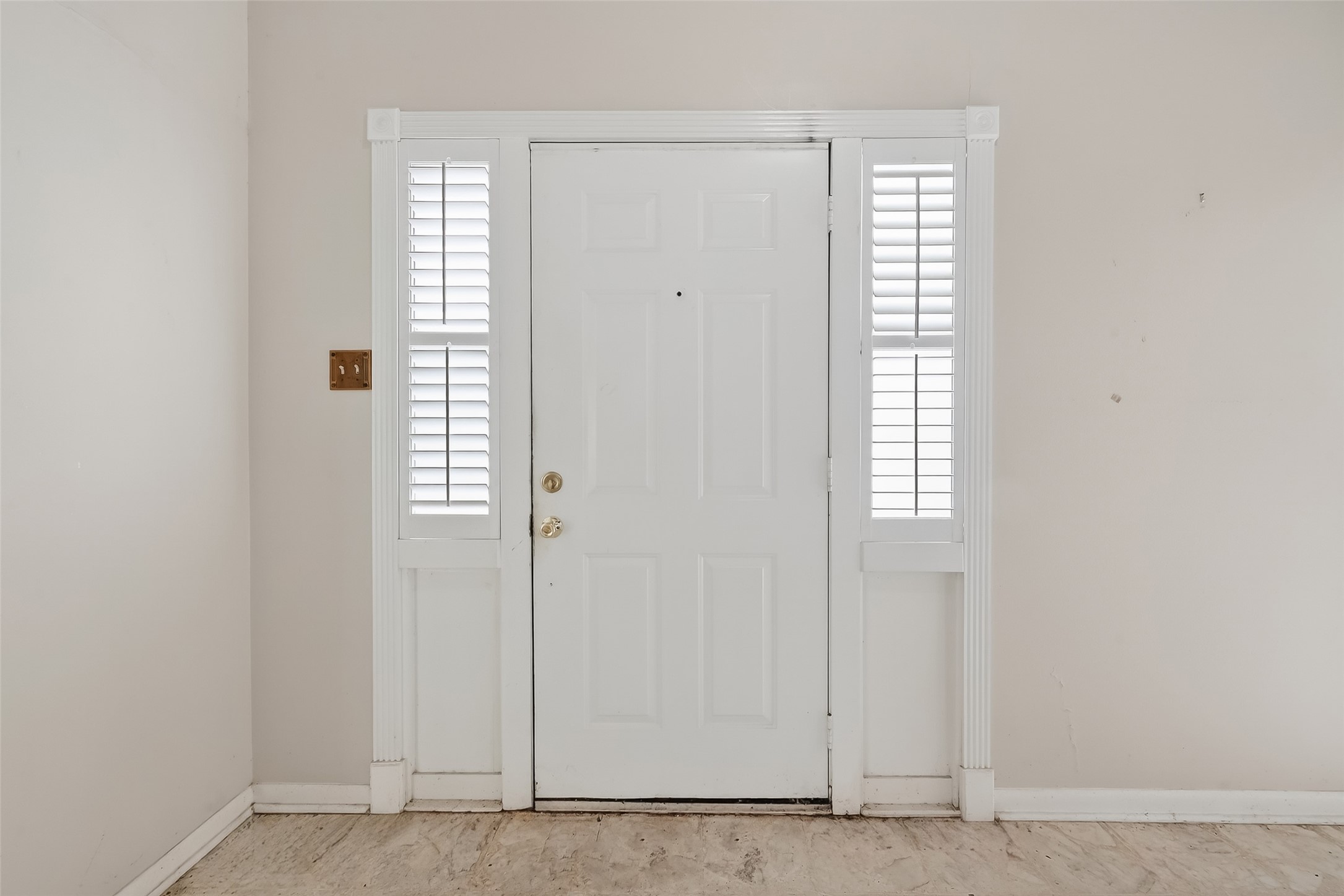 2911 Robinson Road Property Photo 5