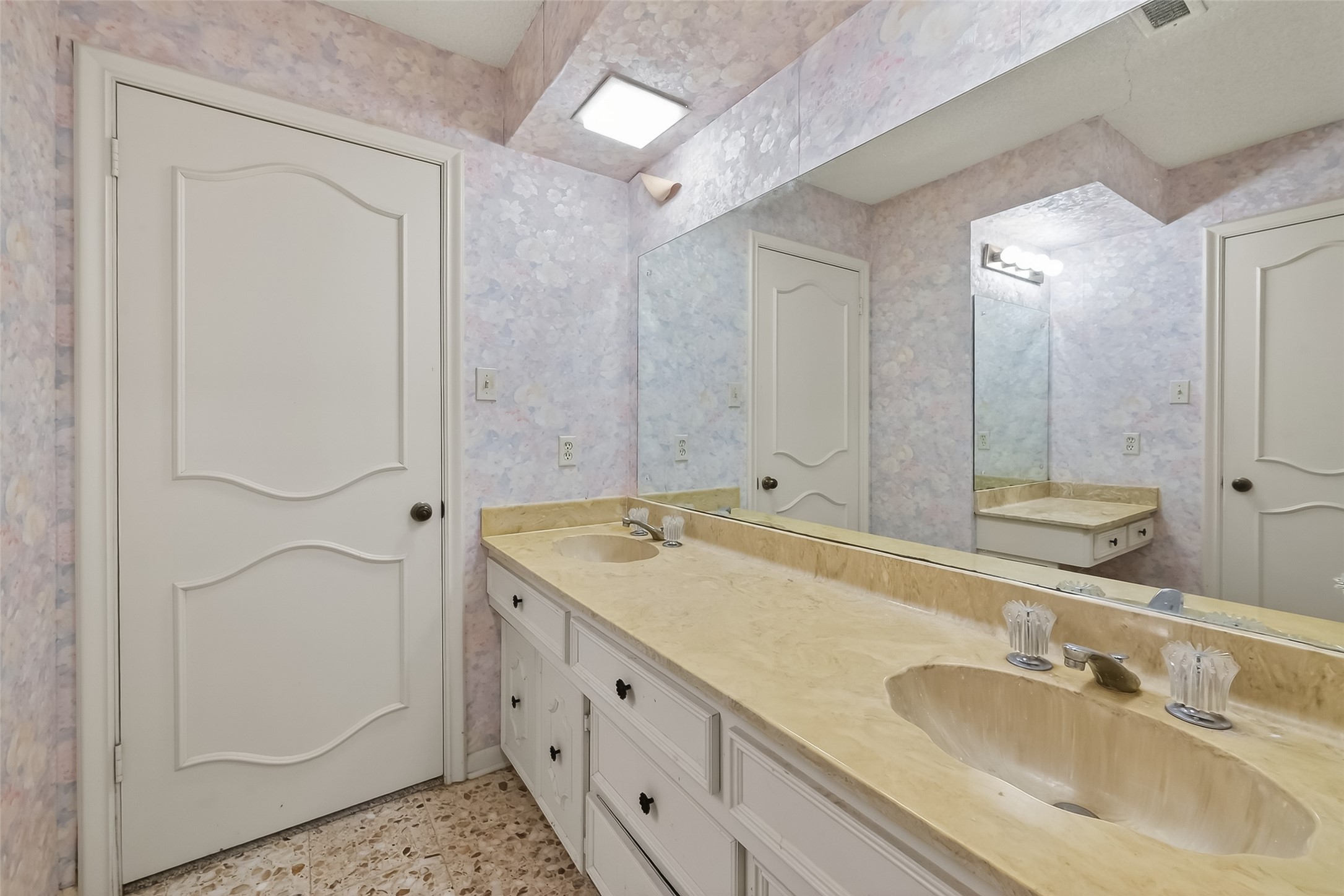 2911 Robinson Road Property Photo 34