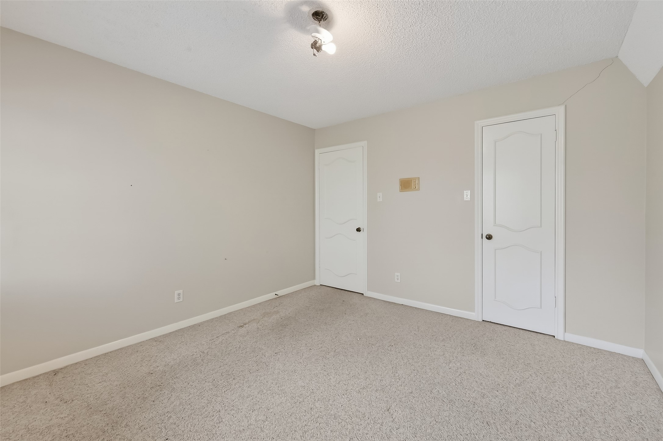 2911 Robinson Road Property Photo 37