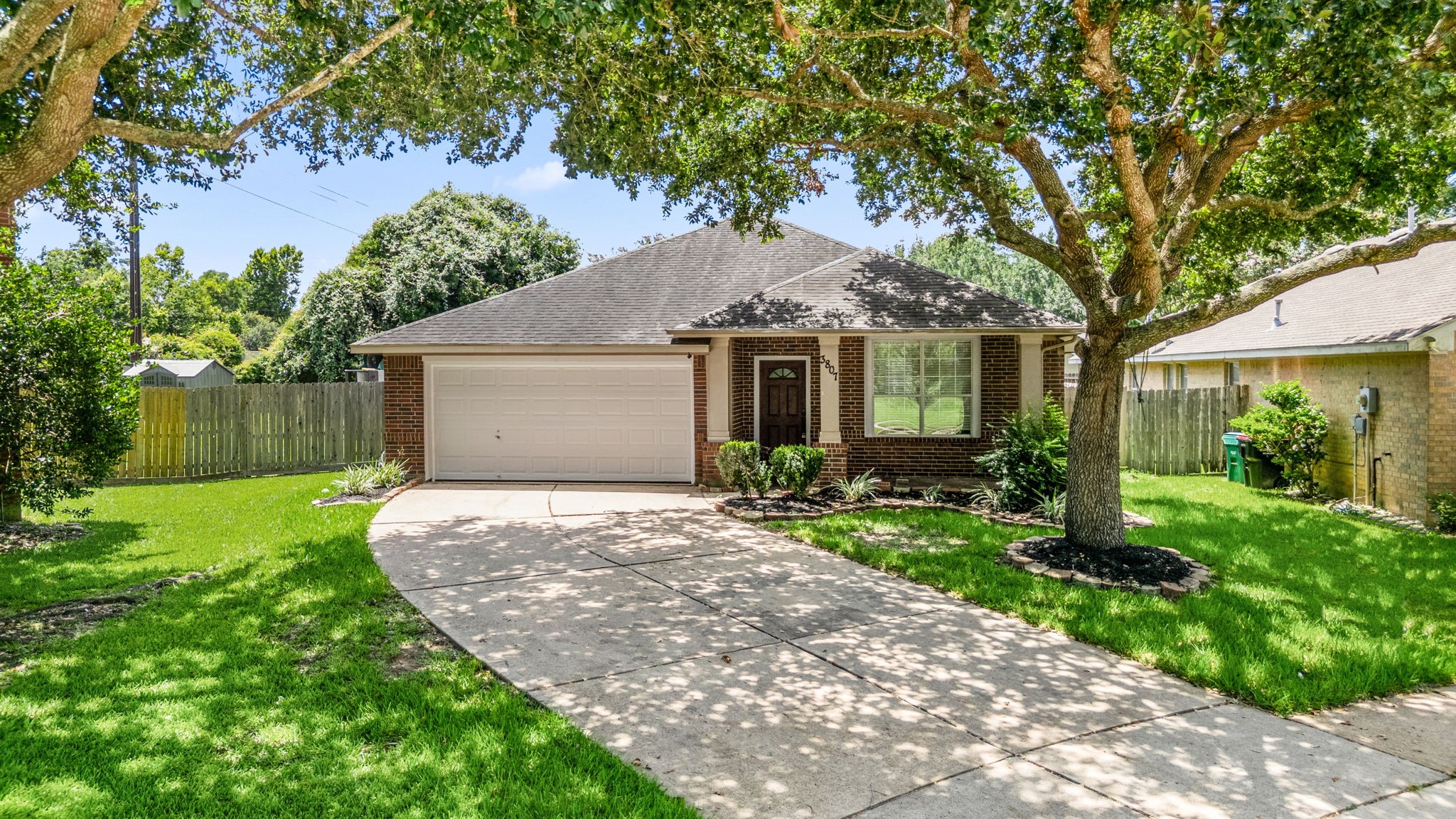 3807 Parade Ct Court Property Photo 1